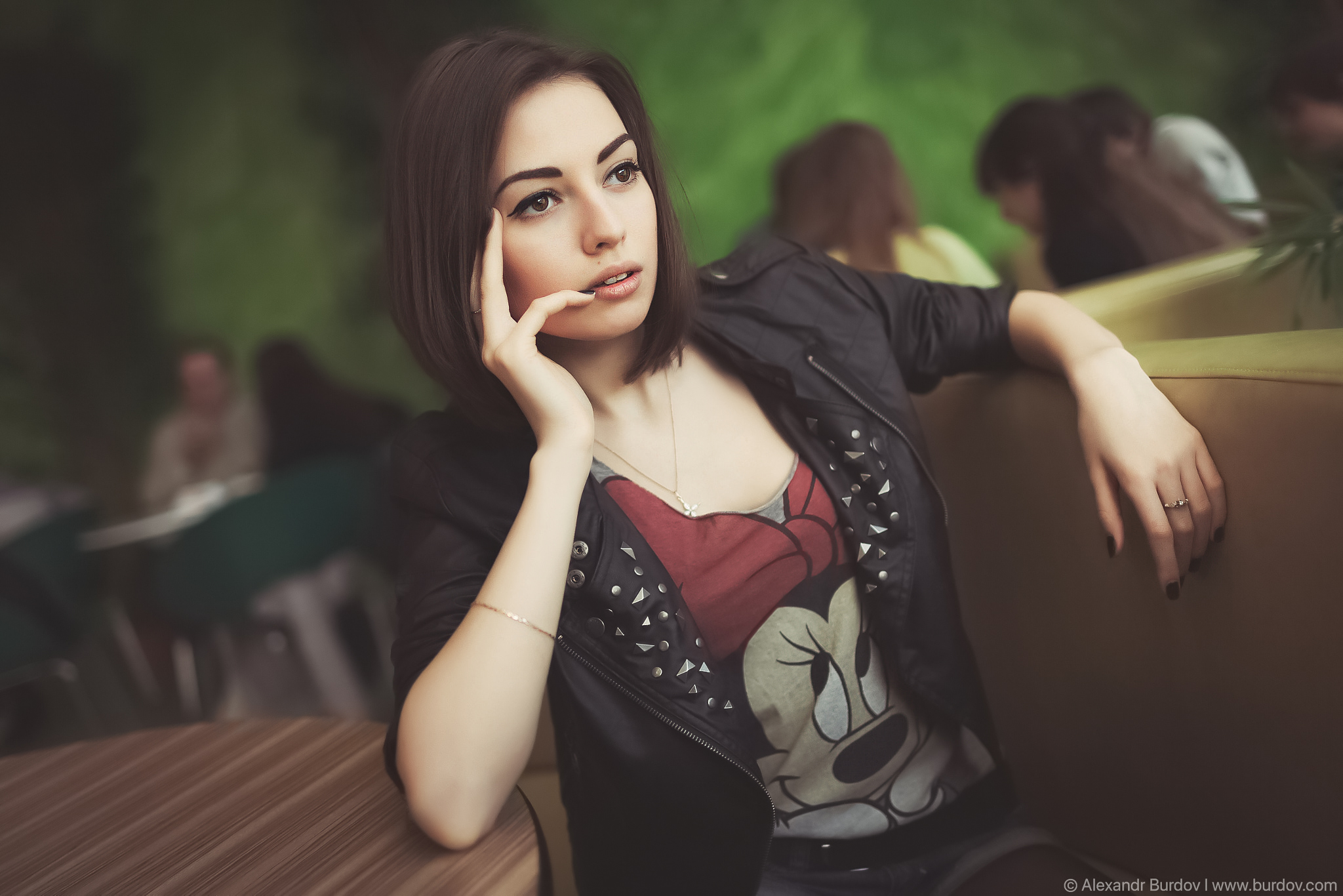 Alexandr Burdov Women Brunette Short Hair Looking Away Makeup Eyeliner Jacket Minnie Mouse 2048x1366