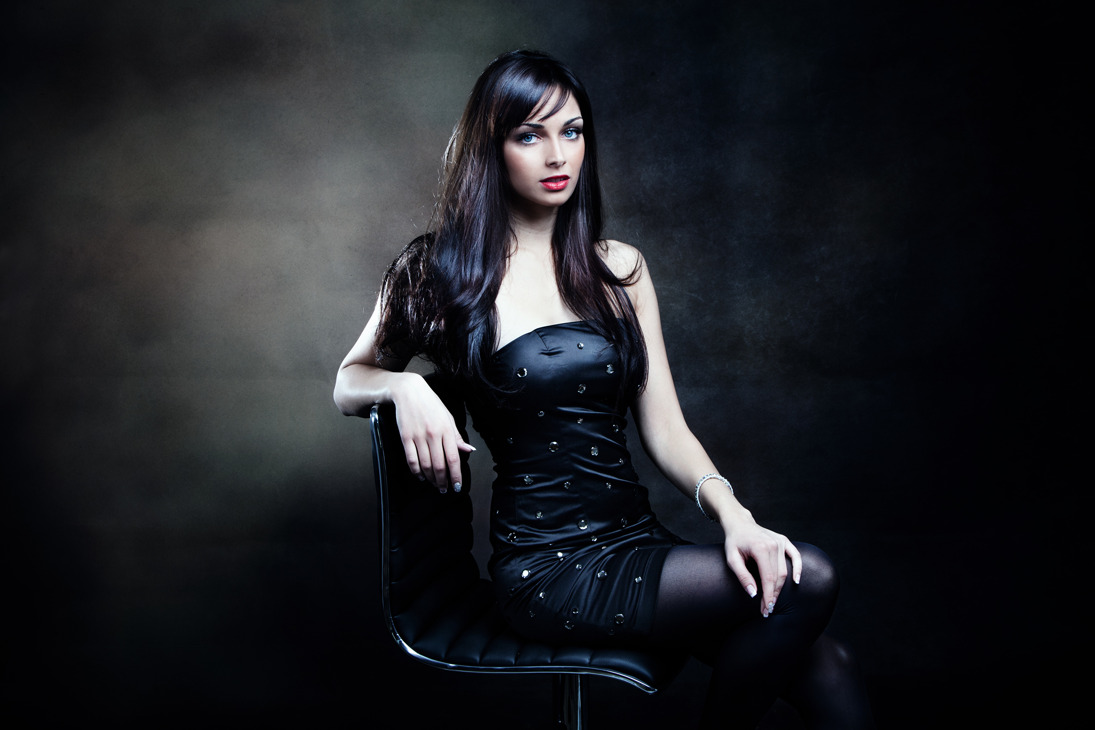 Black Dress Black Hair Blue Eyes Girl Lipstick Model Woman 3840x2560