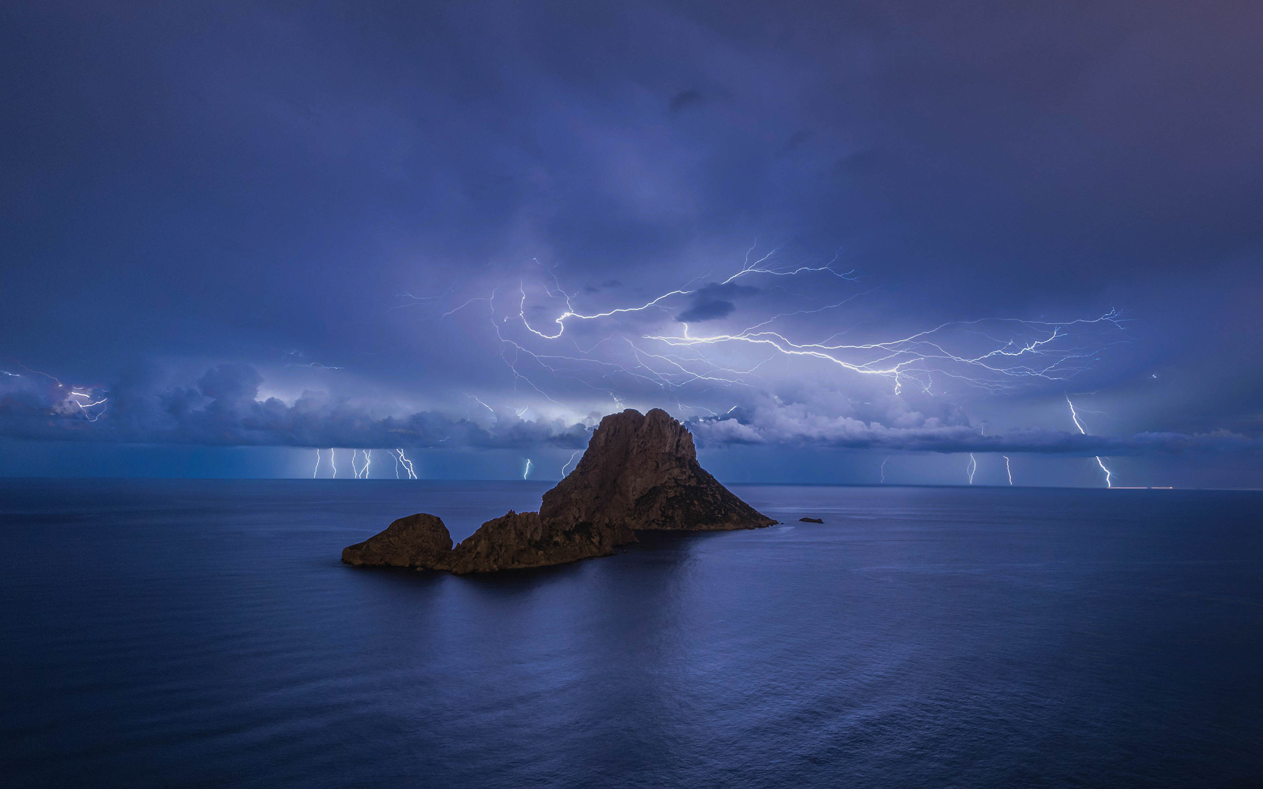 Cloud Horizon Lightning Nature Ocean Rock 2560x1600