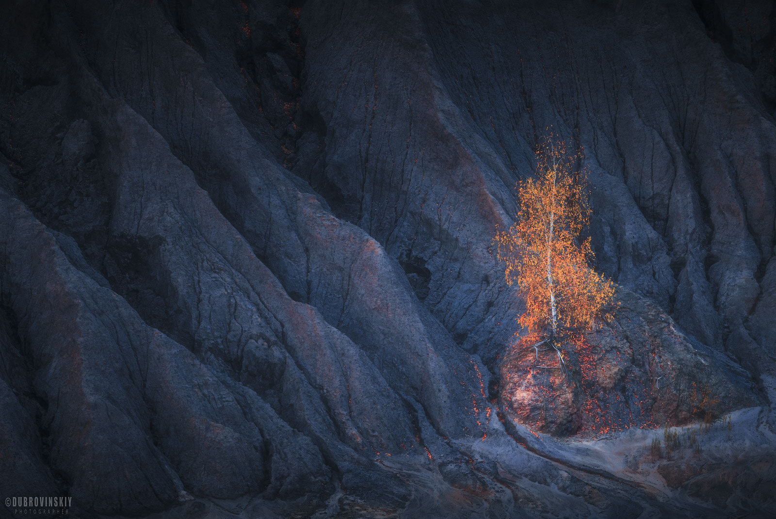 Nature Landscape Trees Mikhail Dubrovinskiy Rock Fall Leaves Fallen Leaves 1600x1070