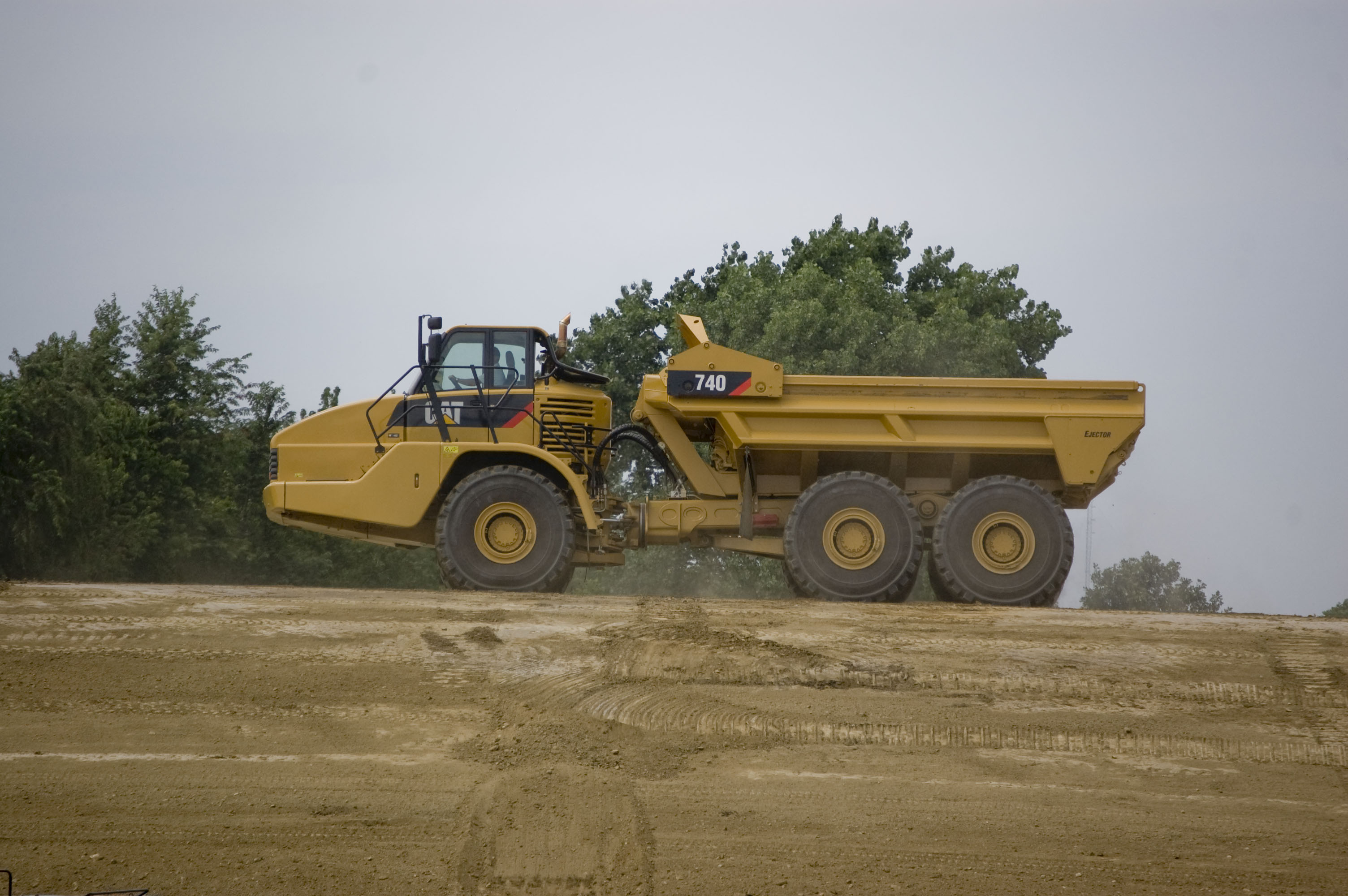 Caterpillar 740 Dump Truck 3008x2000