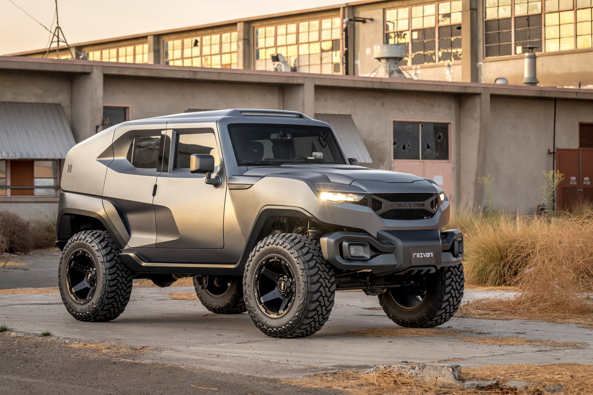 Car Off Road Rezvani Tank Suv 2048x1365