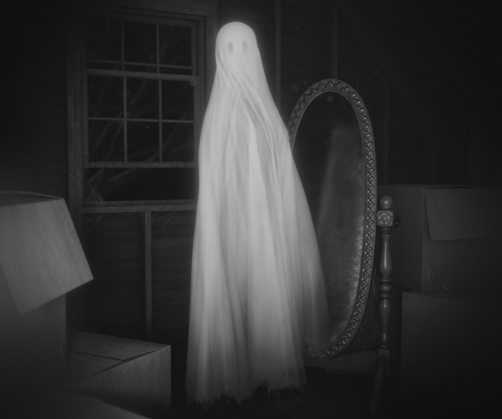 Artwork Spooky Monochrome Ghosts 2100x1750