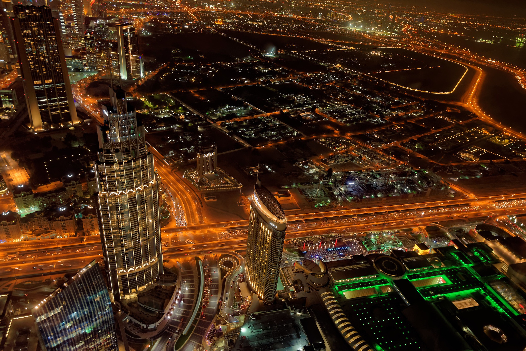Aerial Building City Dubai Night Skyscraper United Arab Emirates 2048x1367