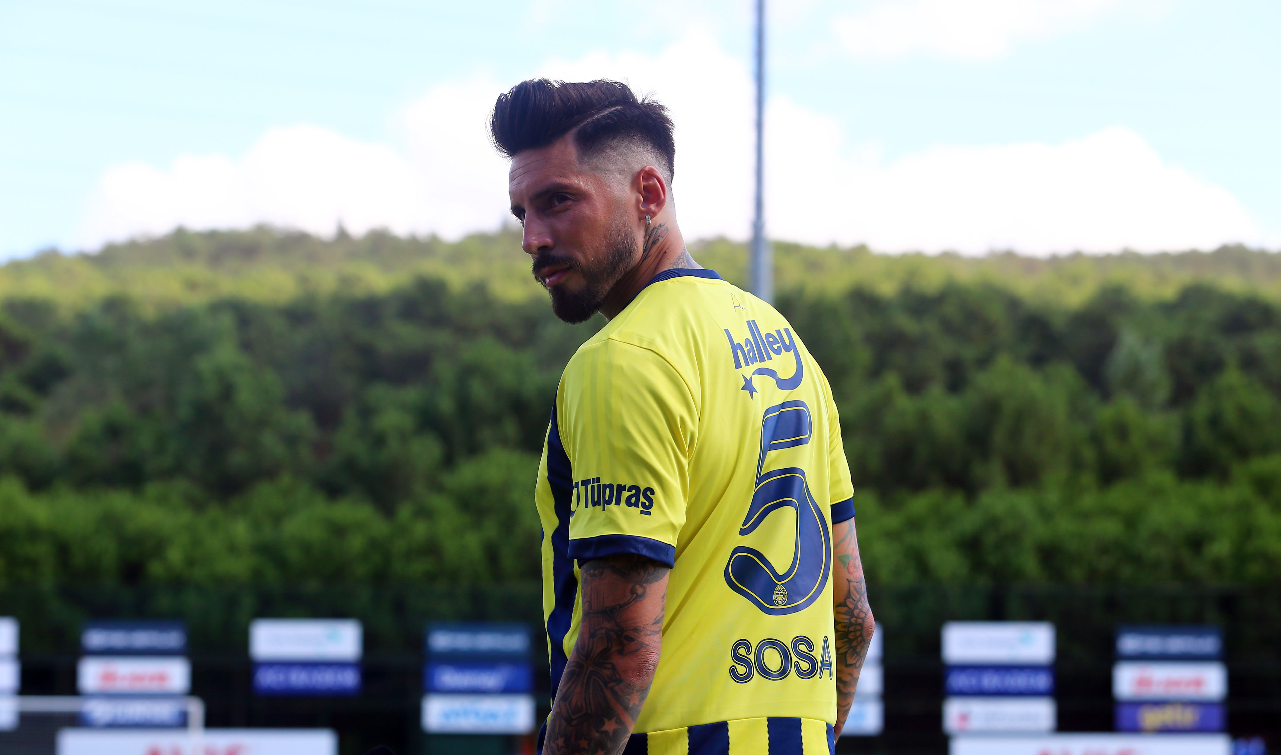 Jose Sosa Jose Ernesto Sosa Fenerbahce Football Player 4244x2500