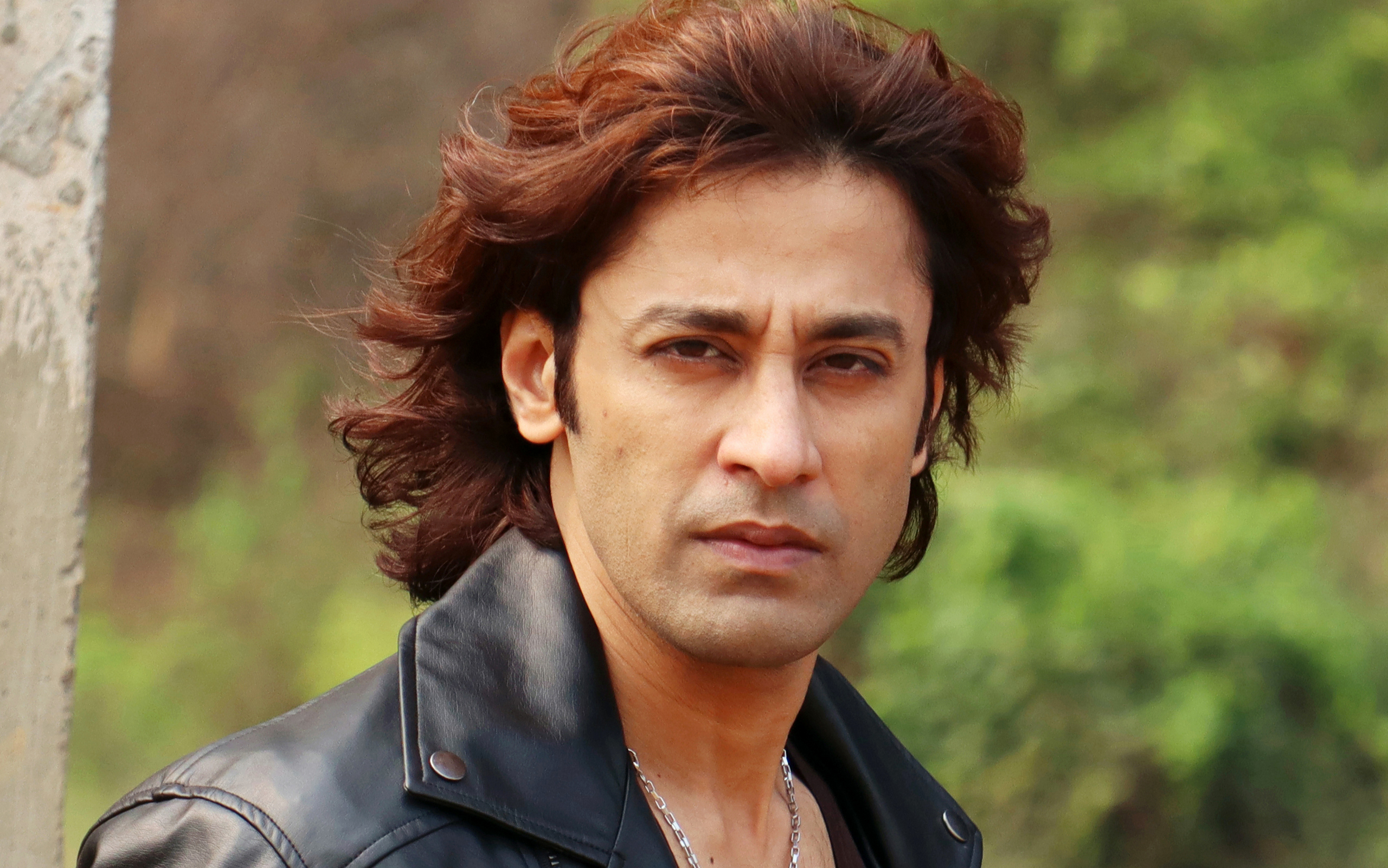 Indian Actors Bengali Actors Rajkumar Patra Blonde Hunks Male Models Leather Clothing Long Hair Sung 2560x1600