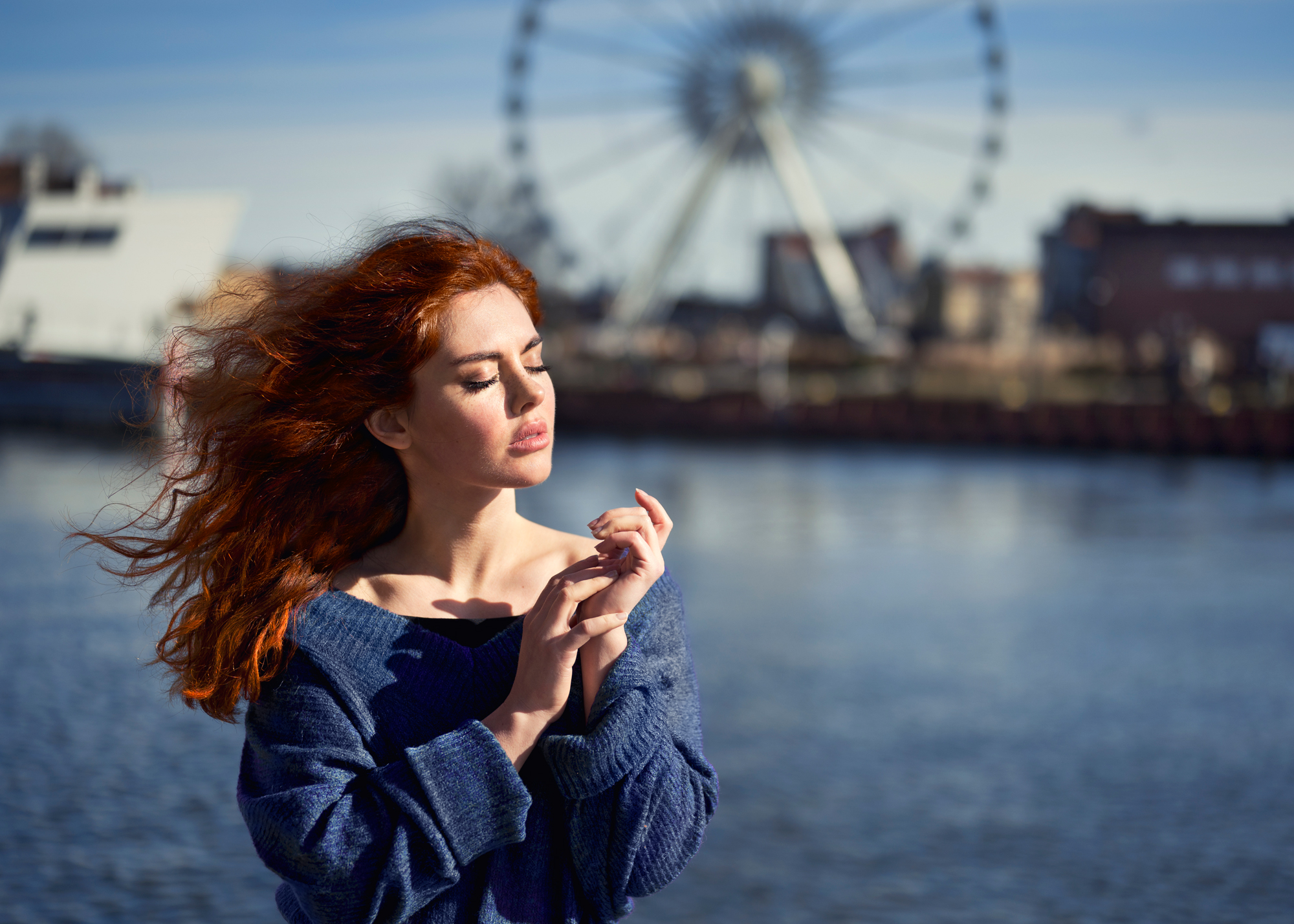 Women Model Redhead Long Hair Women Outdoors Water Closed Eyes Freckles Sweater River Ferris Wheel 2000x1429