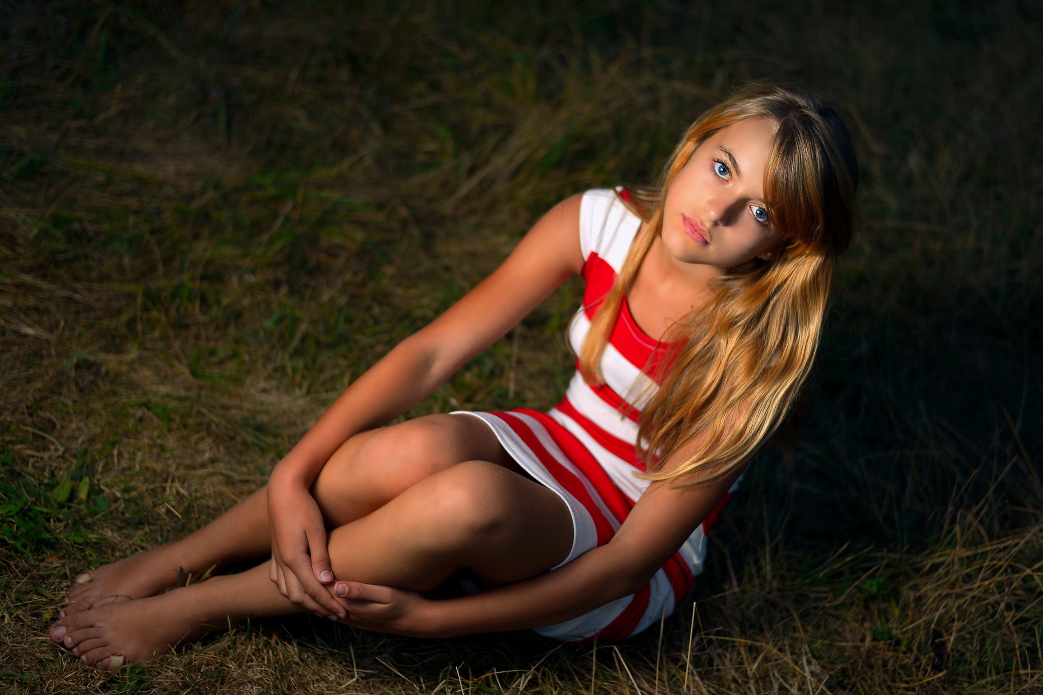 Model Women Blonde Blue Eyes Mouth Lips Lipstick Legs Feet Barefoot Dress Grass Sitting Looking At V 2048x1365