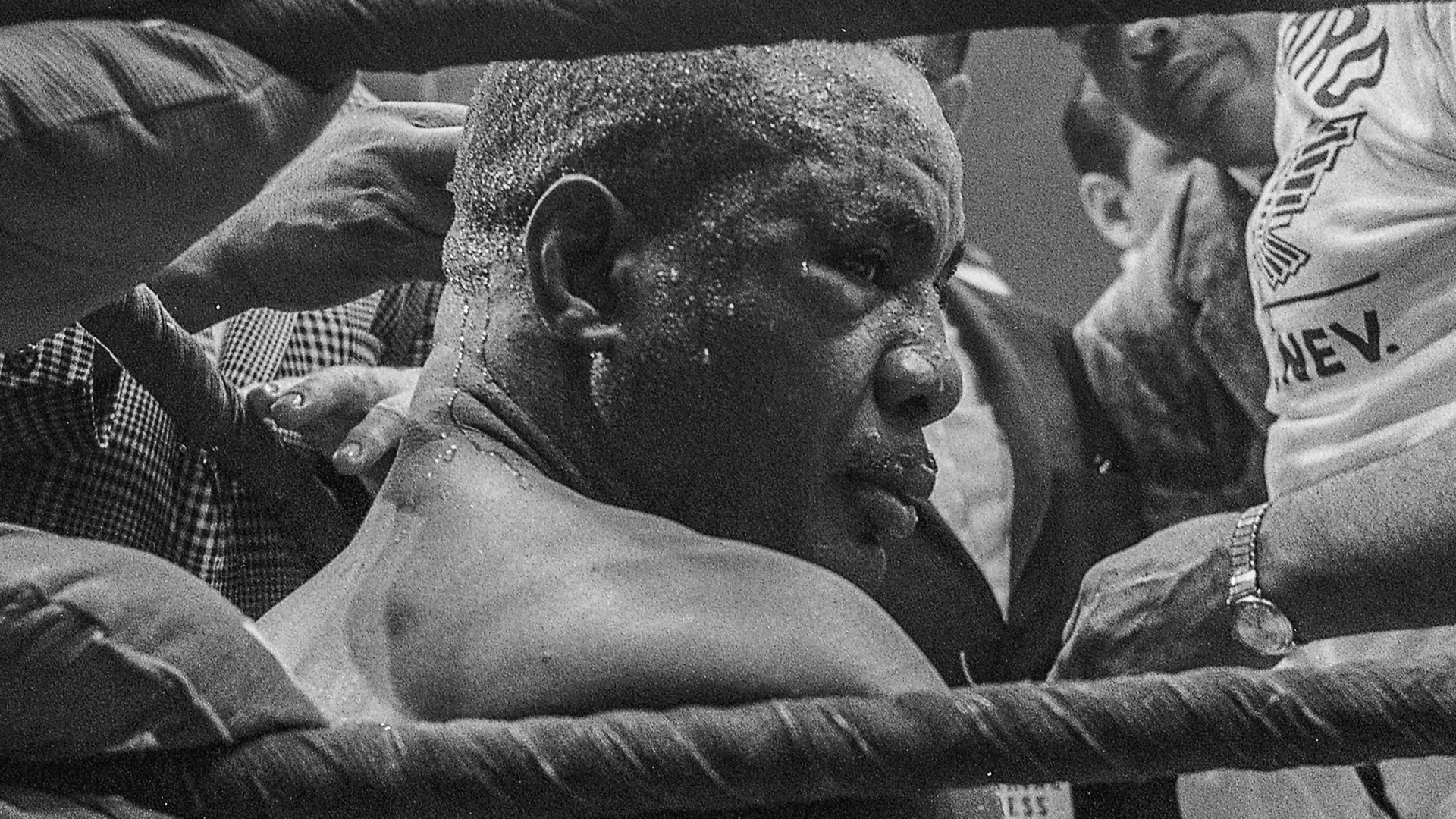 Sonny Liston Sweating Monochrome Looking At The Side Boxing 1965 Legend 1920x1080