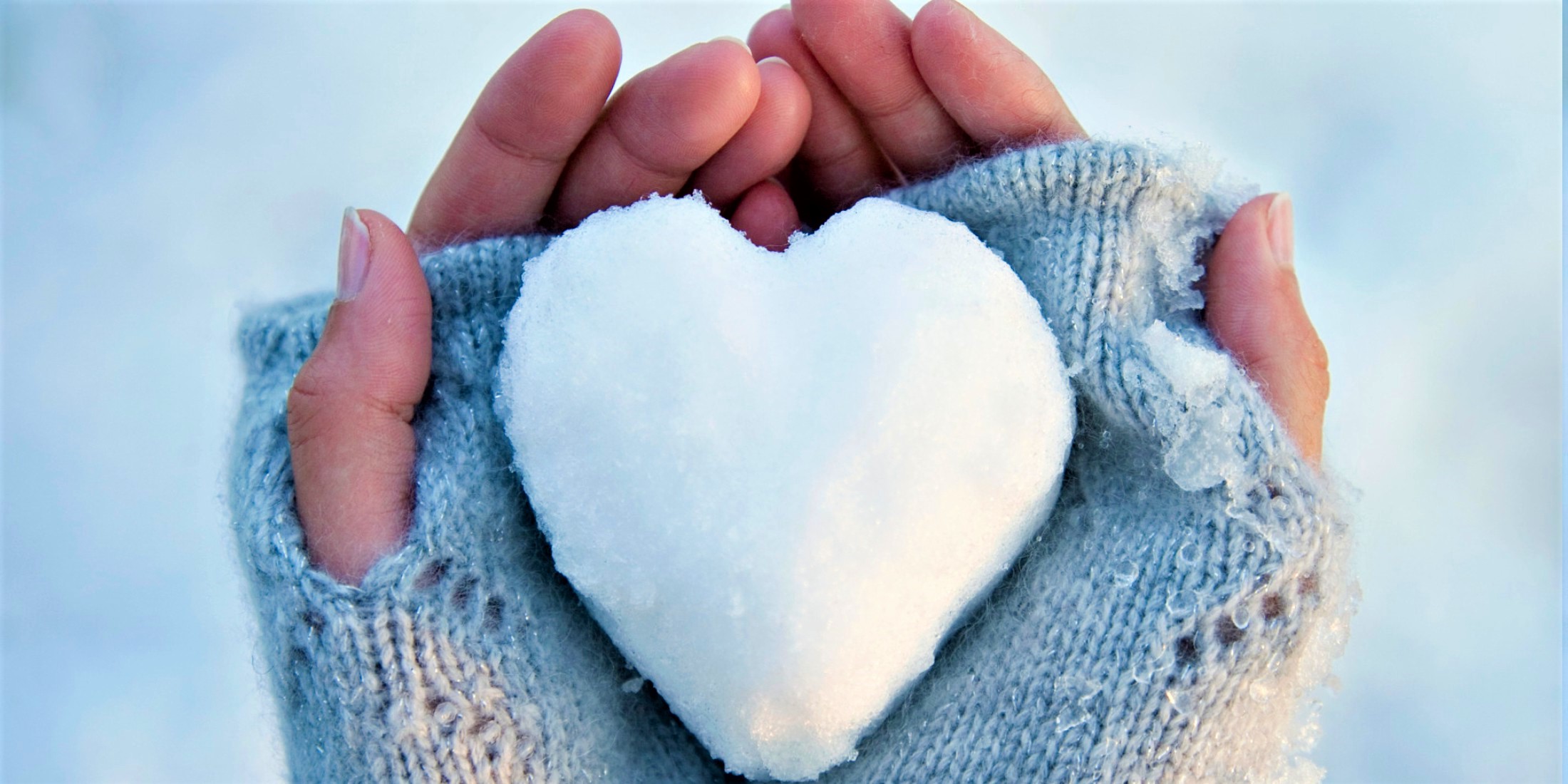 Hand Heart Heart Shaped Snow Winter 2200x1100