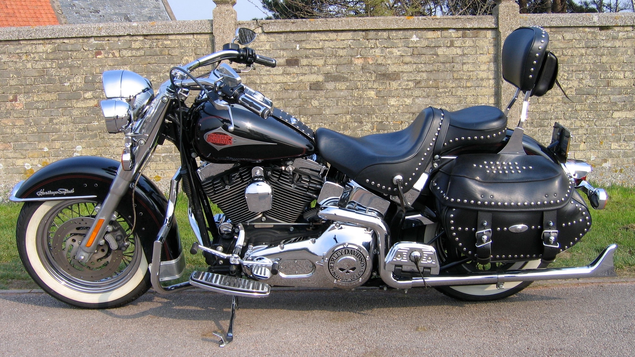 Harley Davidson Custom Made Motorcycle 2048x1152