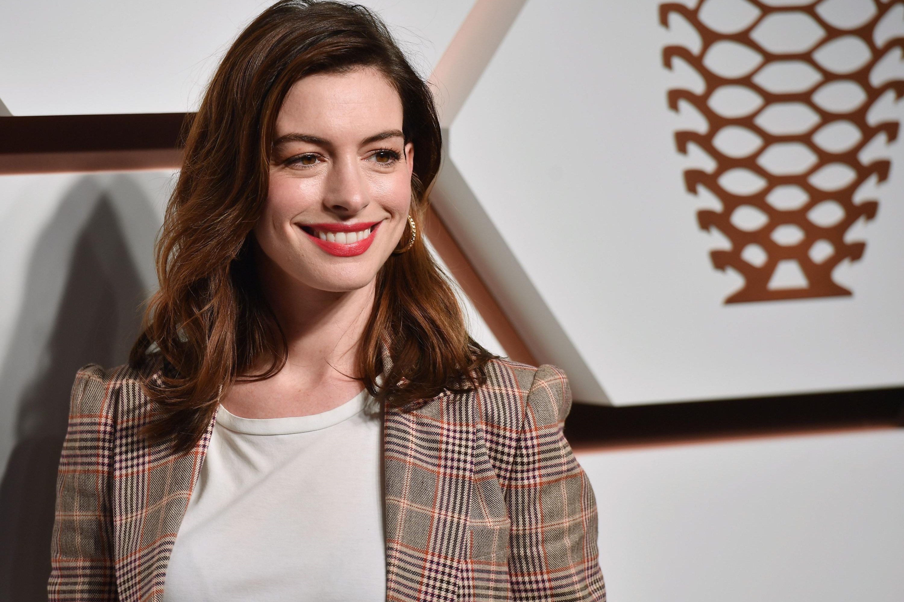 Actress American Anne Hathawa Anne Hathaway Brown Eyes Brunette Face Lipstick Smile 3000x2000