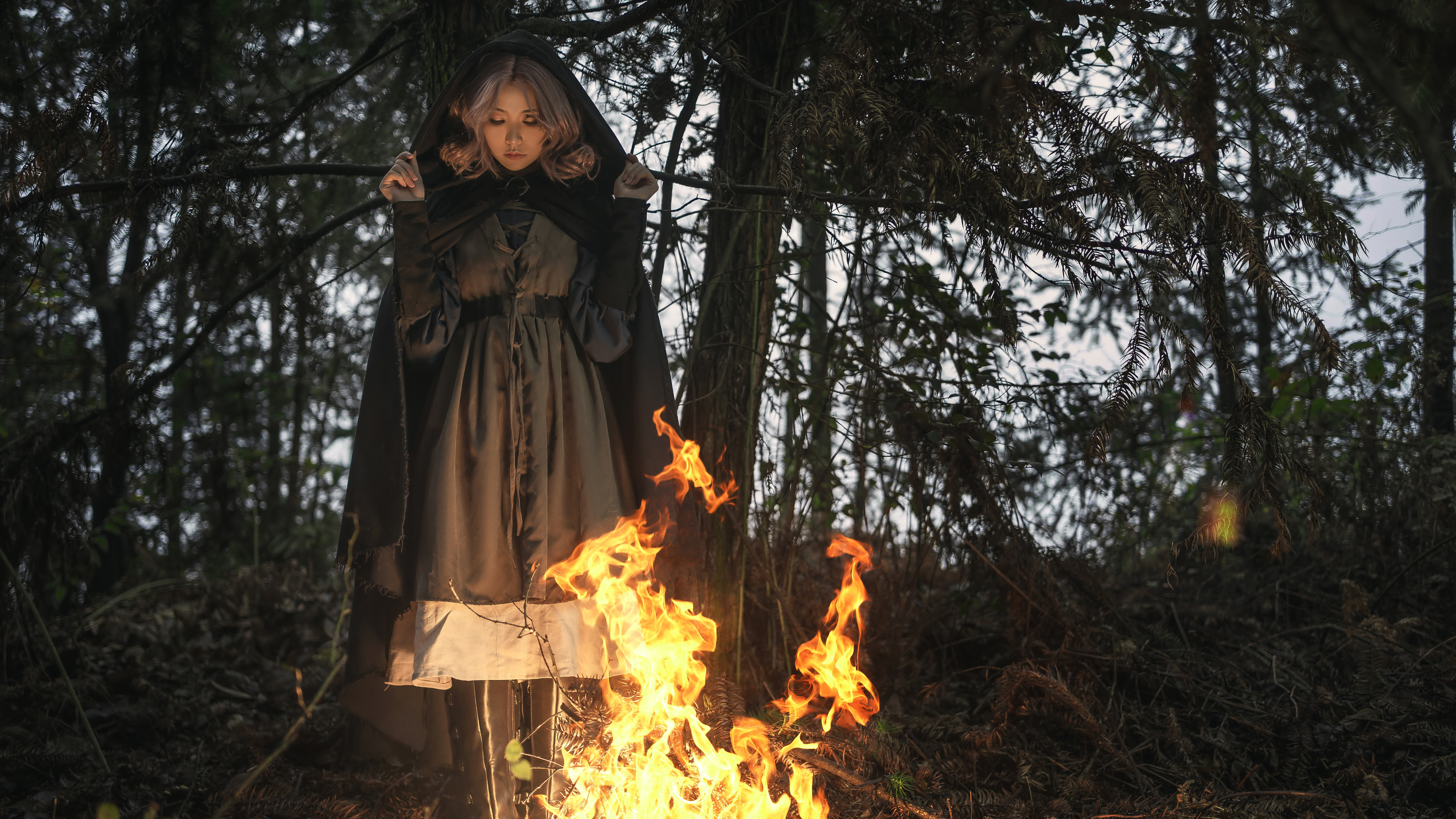 Cosplay Forest Bonfire One Eye Obstructed 6000x3375