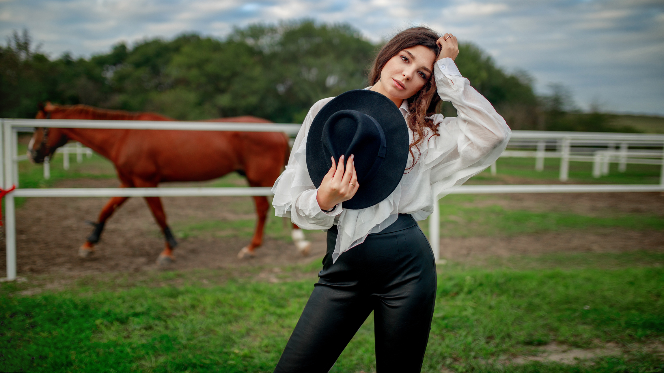 Women Model Brunette Long Hair Looking At Viewer Nature Women Outdoors Hat Animals Horse Grass Leath 2300x1294