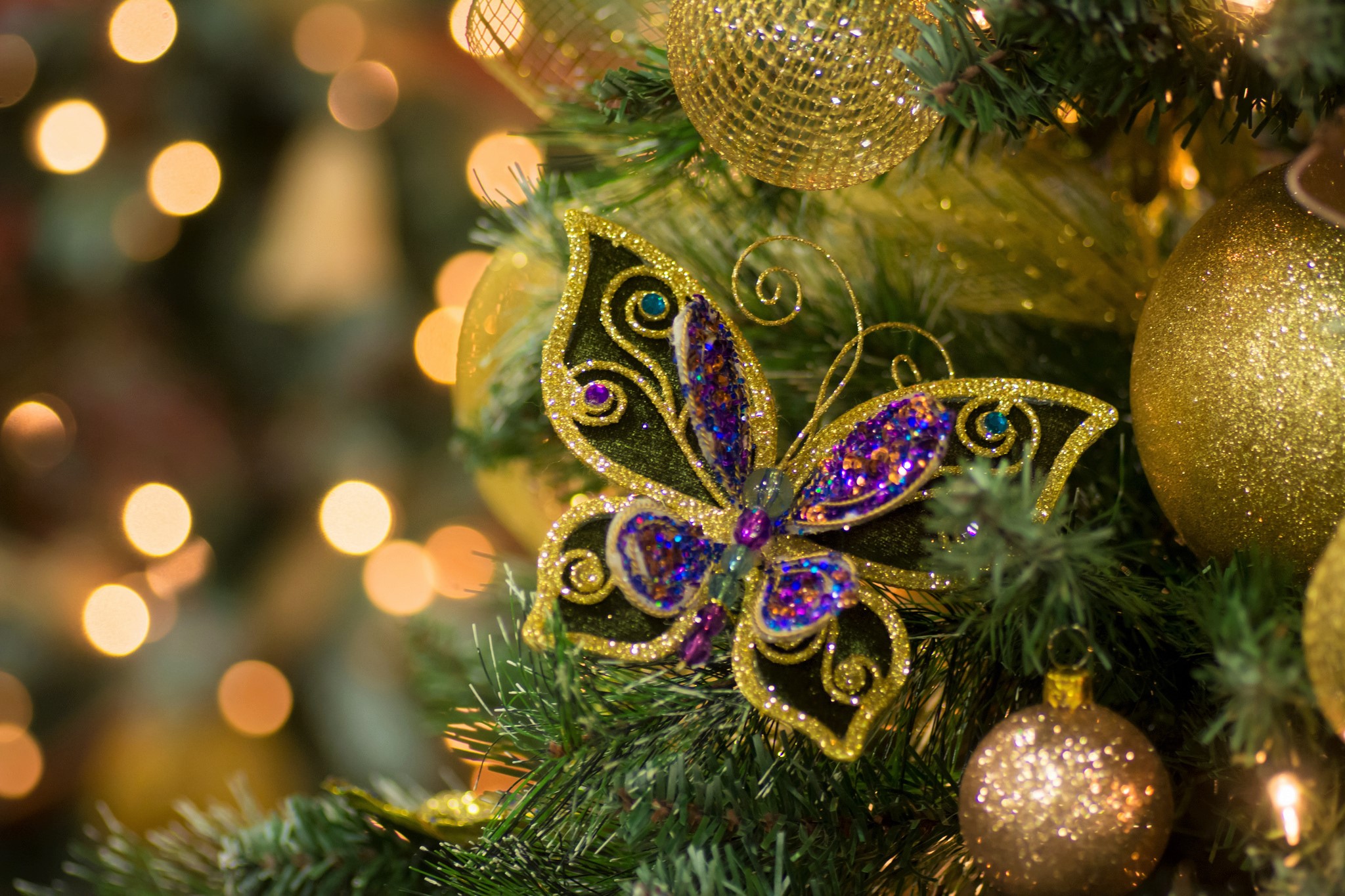 Christmas Ornaments Butterfly 2048x1365