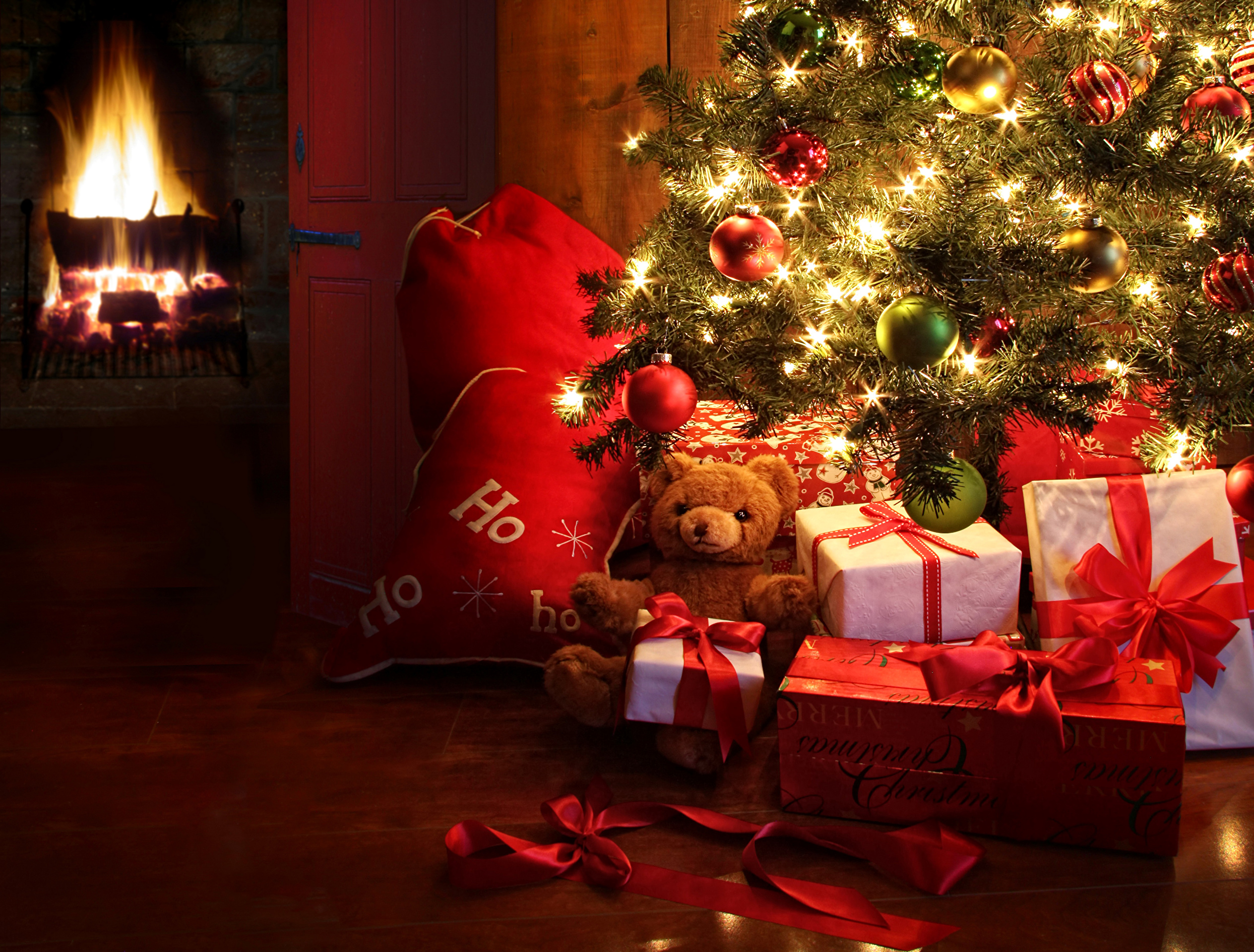 Christmas Lights Christmas Ornaments Christmas Tree Fireplace Gift Teddy Bear 2528x1920