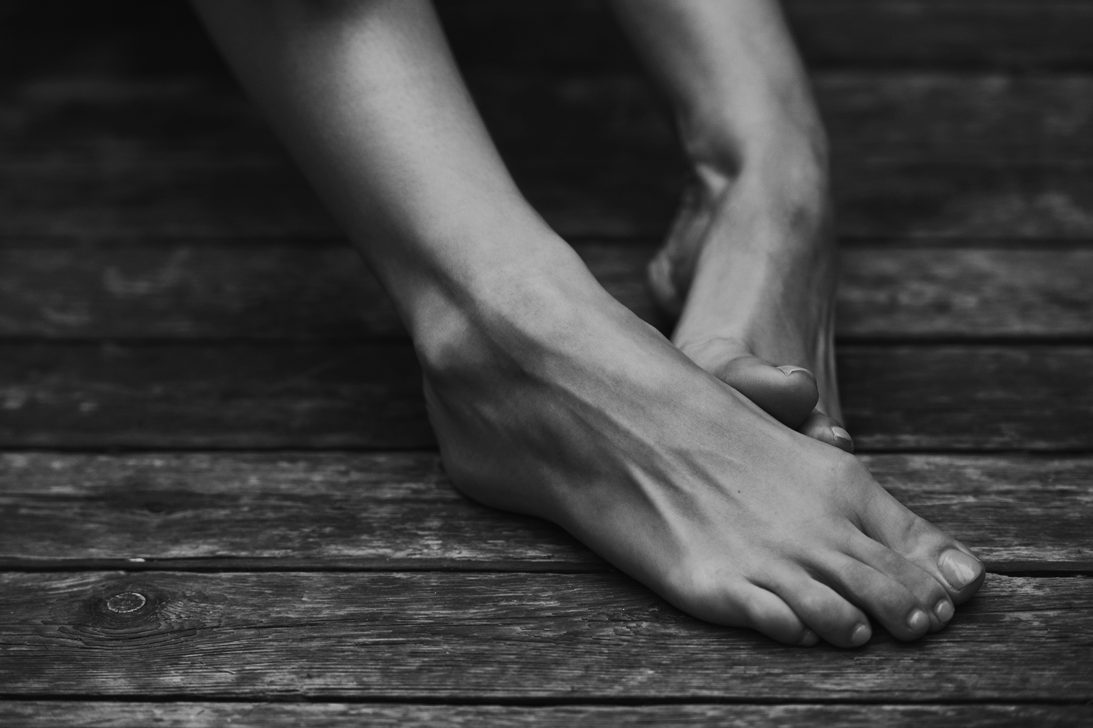 Stefan Rappo Women Monochrome Toes Feet Wood Model Closeup 3750x2500