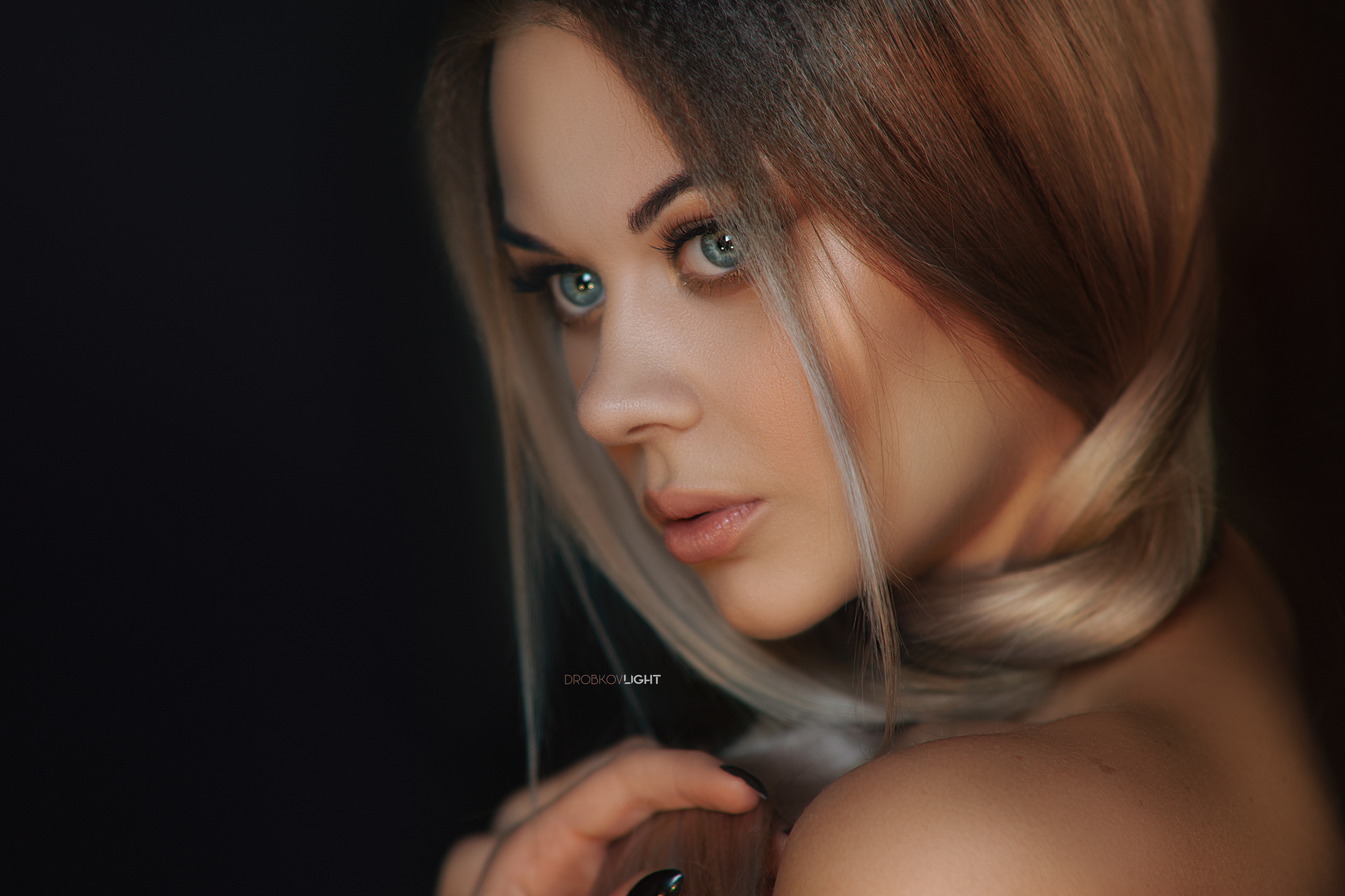 Karina Kerina Face Hair Portrait 2560x1707