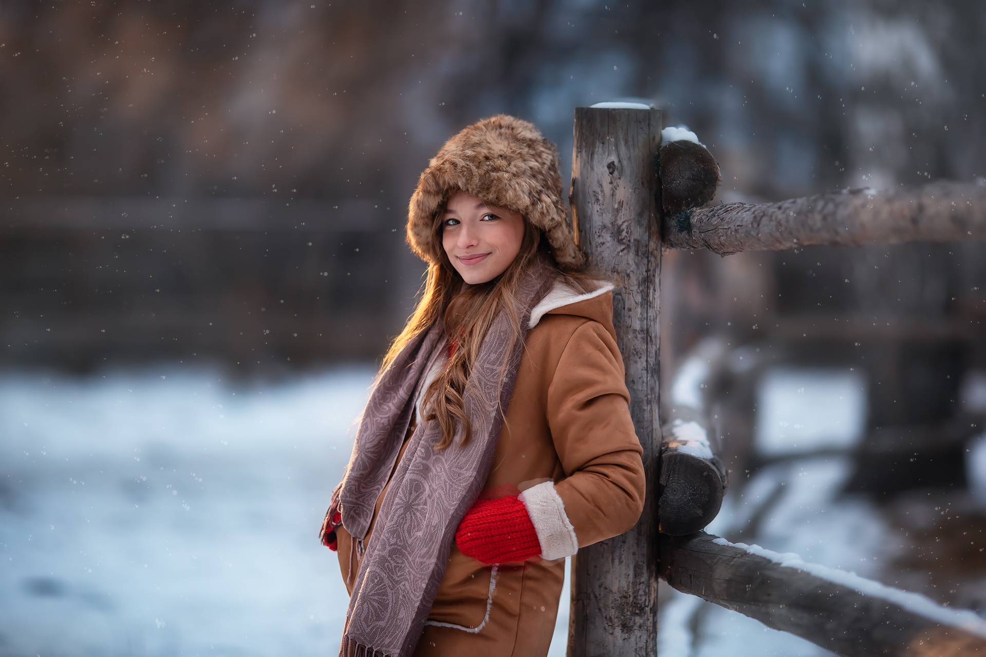 Women Model Women Outdoors Winter Cold Outdoors Smiling Looking At Viewer Fur Hat Fur Cap Snow Fence 1920x1280