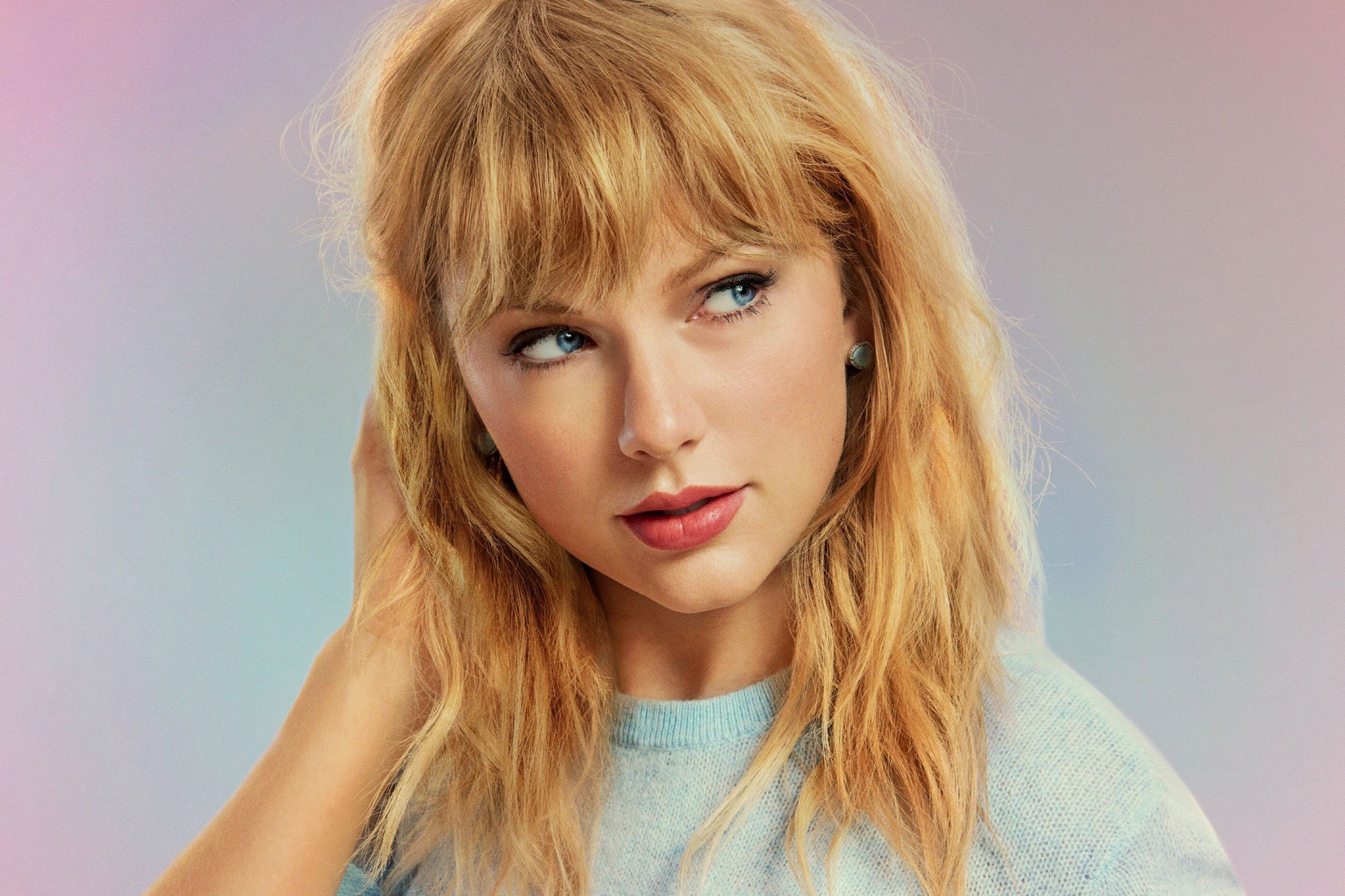 Taylor Swift Women Blonde Singer Long Hair Blue Eyes Simple Background Gradient 1920x1280