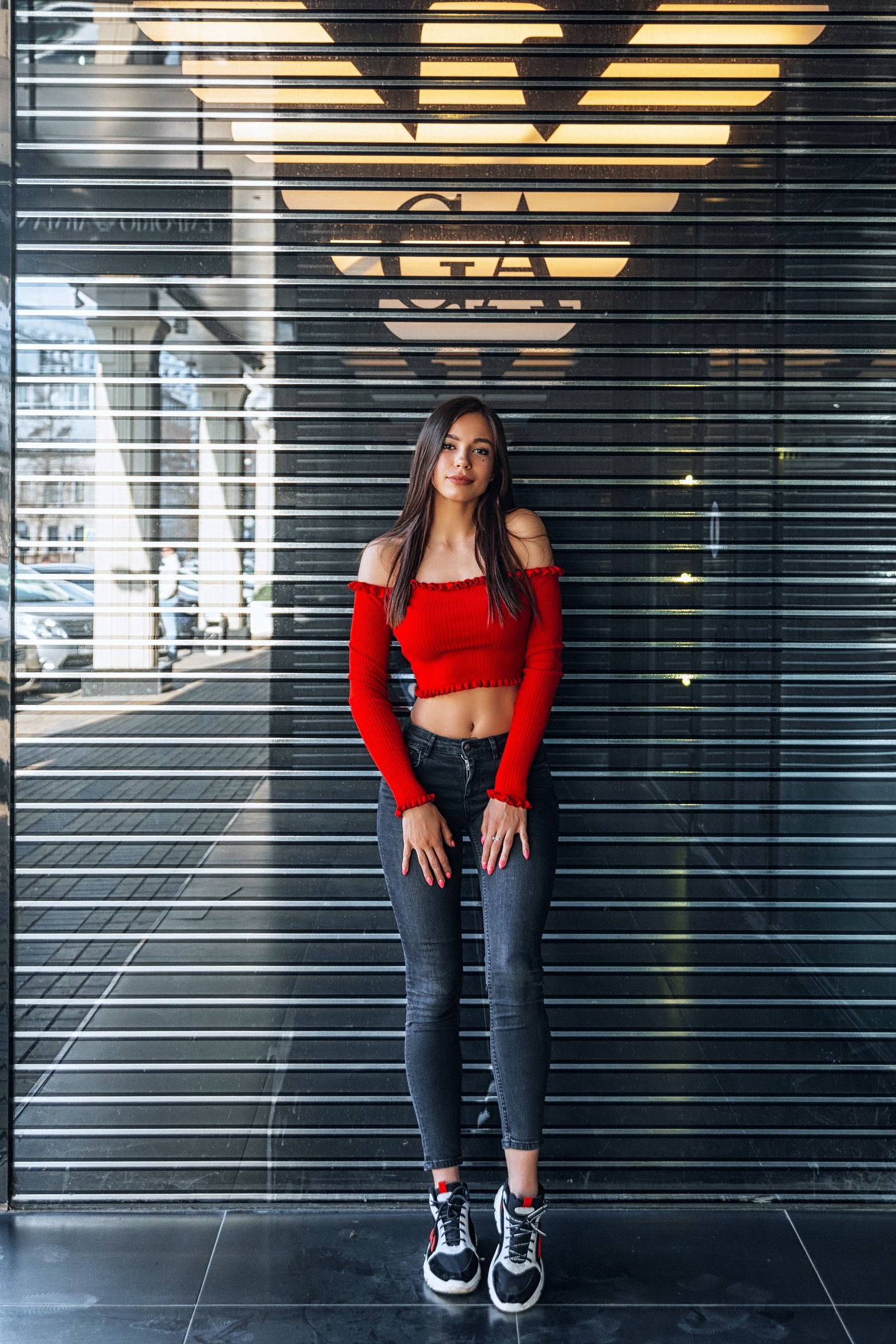 Oleg Klimin Women Olya Nefyodova Red Clothing Bare Shoulders Jeans Denim Reflection Sneakers Model B 1440x2160