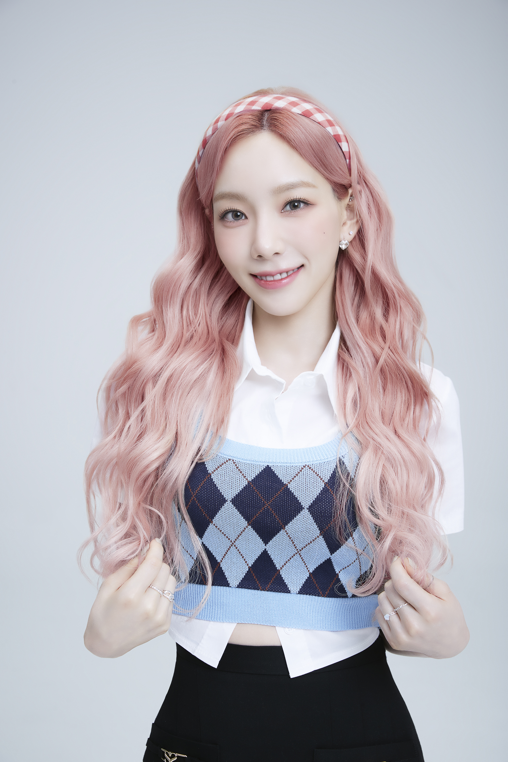 K Pop Kim Taeyeon SNSD Taeyeon Korean Women Model Singer Strawberry Blonde Dyed Hair Contact Lenses  1784x2675