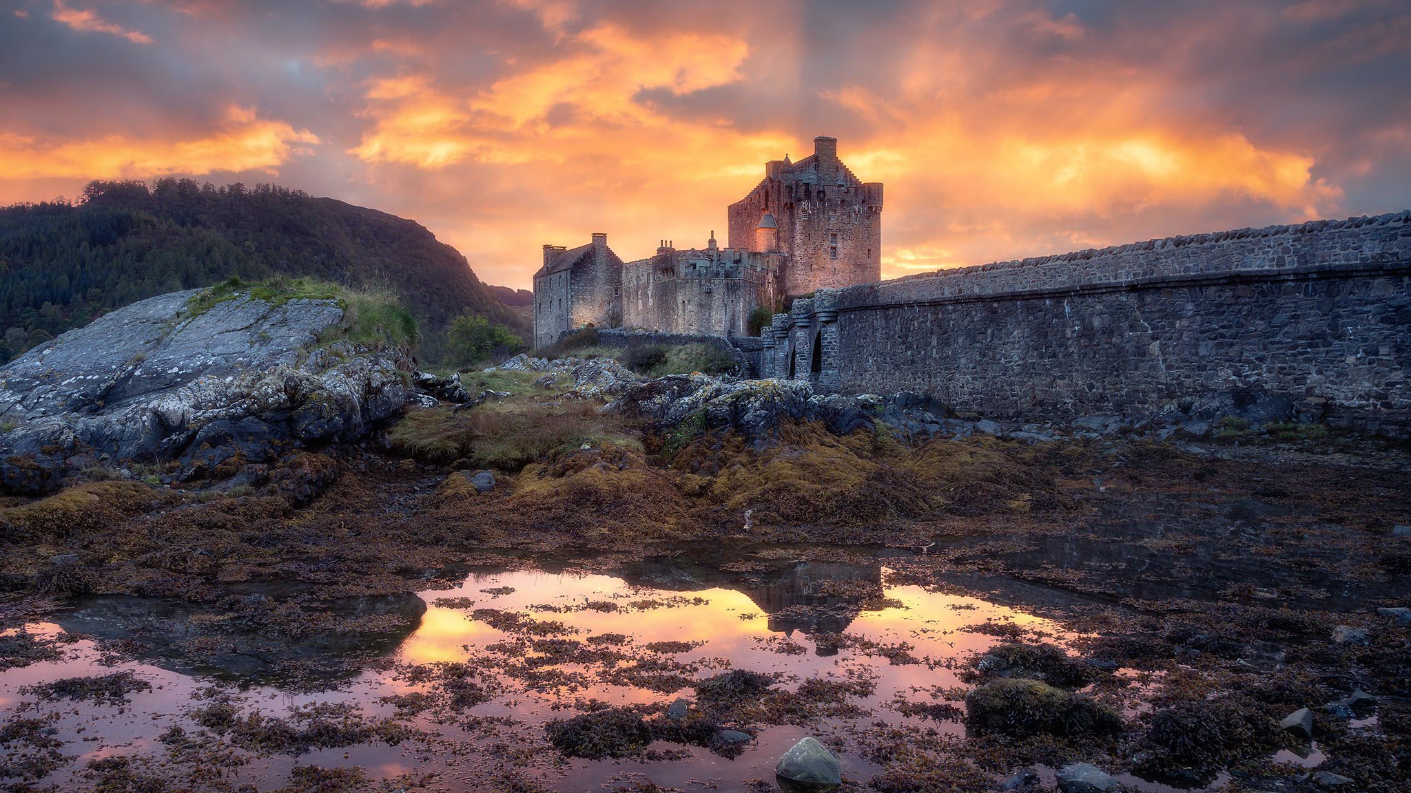 Scotland Outdoors Castle Building Clouds Sunlight Eilean Donan Reflection 2048x1152
