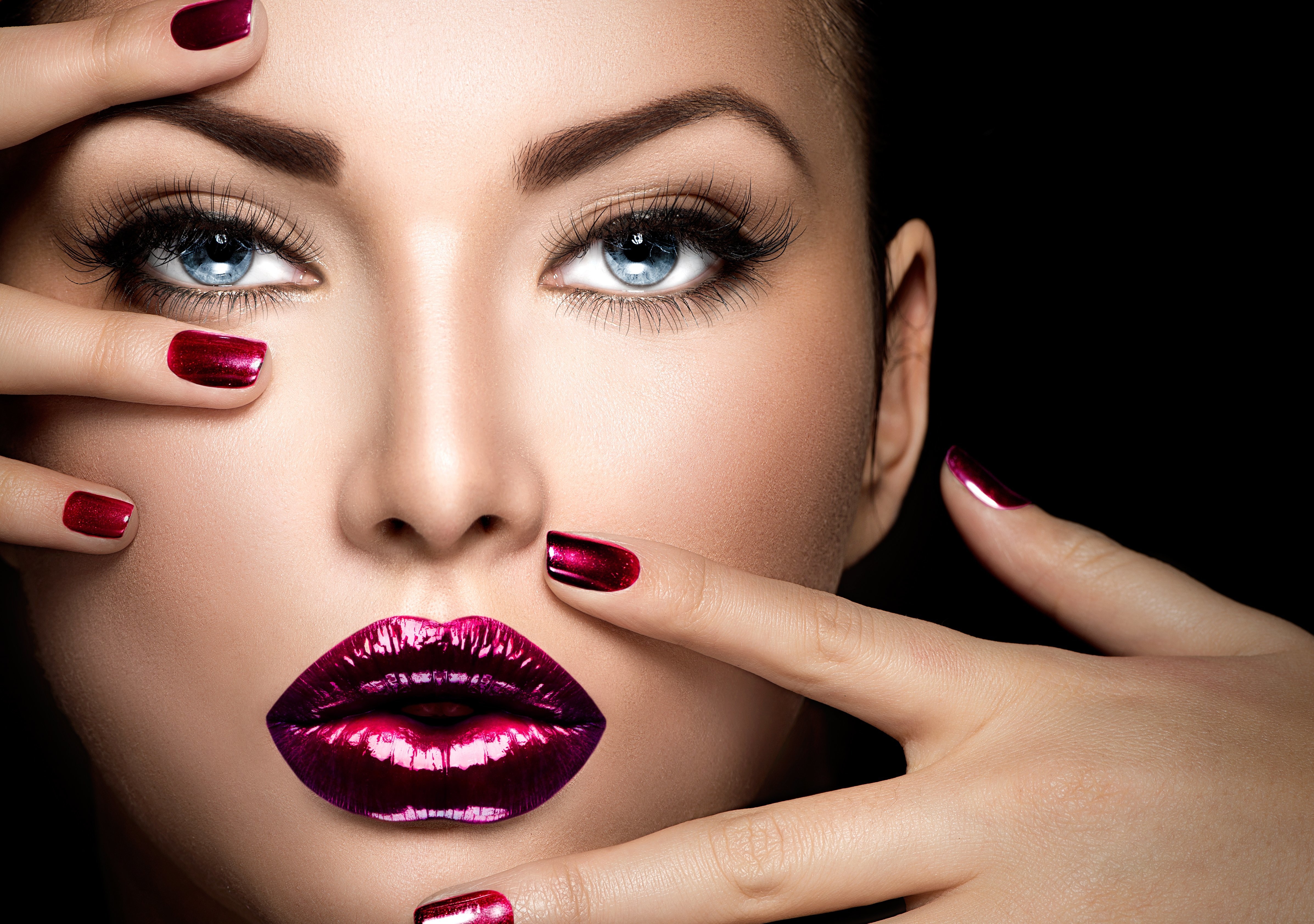 Lipstick Nails 4787x3368
