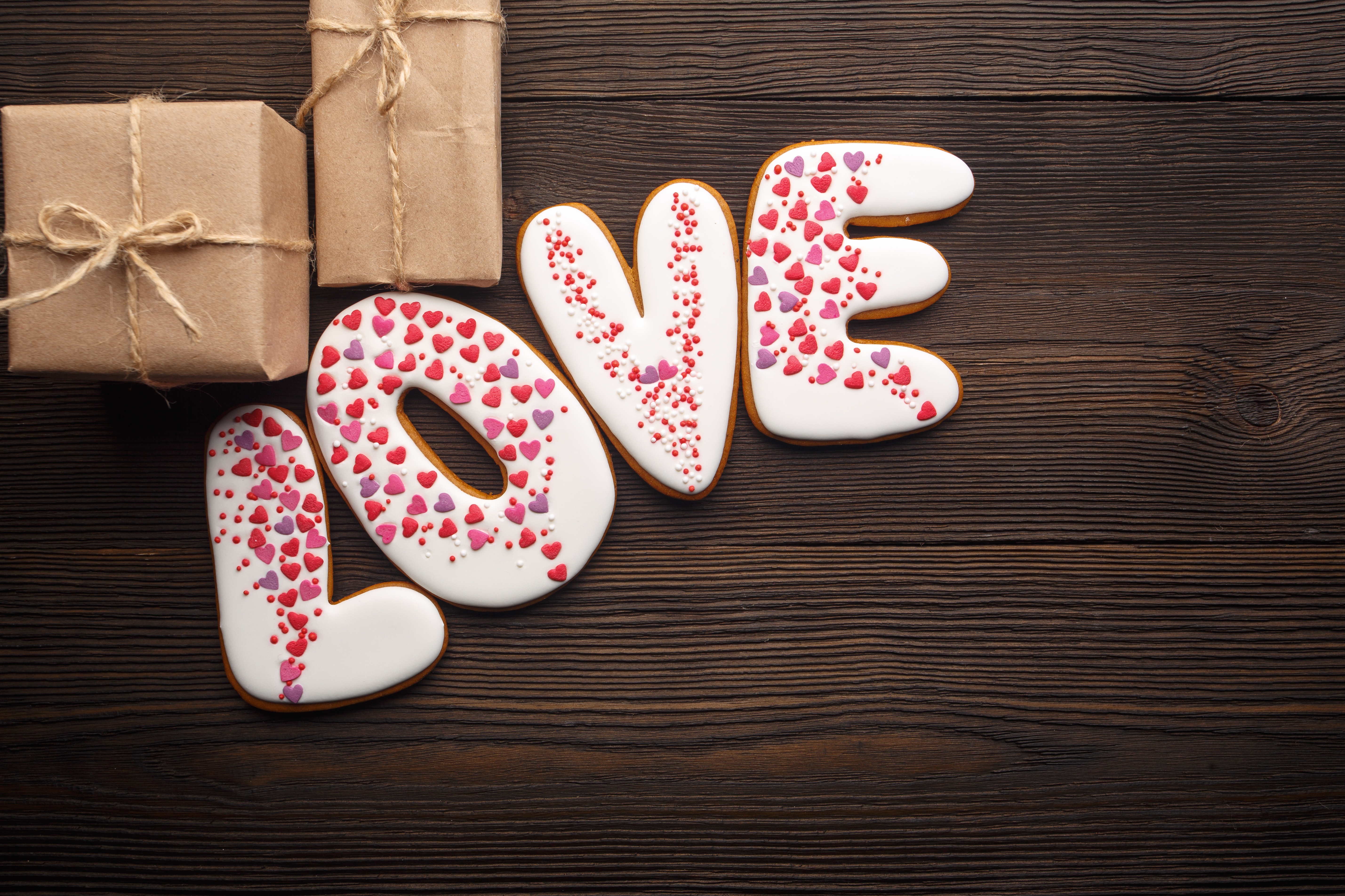Romantic Gift Heart Cookie 5716x3811