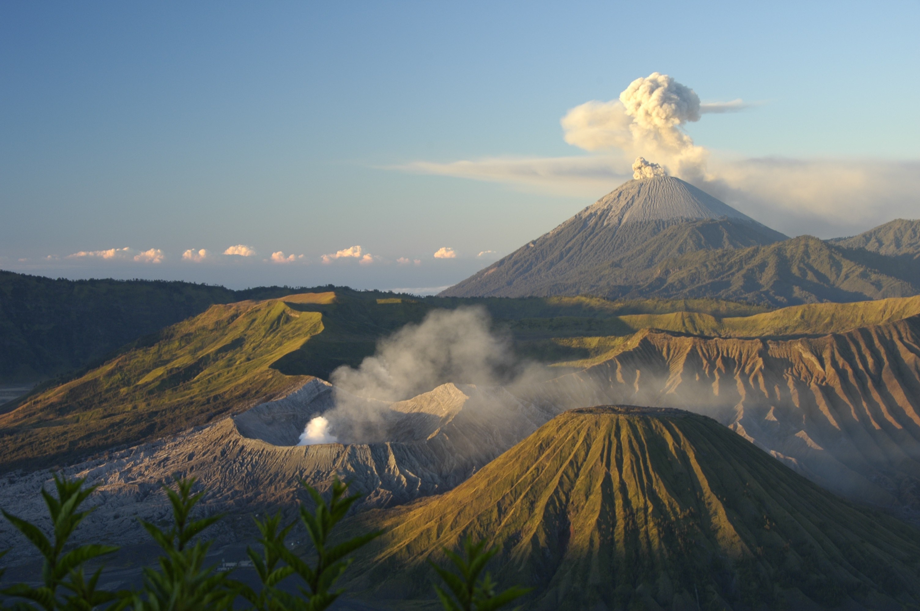 Java Indonesia Eruption Indonesia Stratovolcano 3008x2000