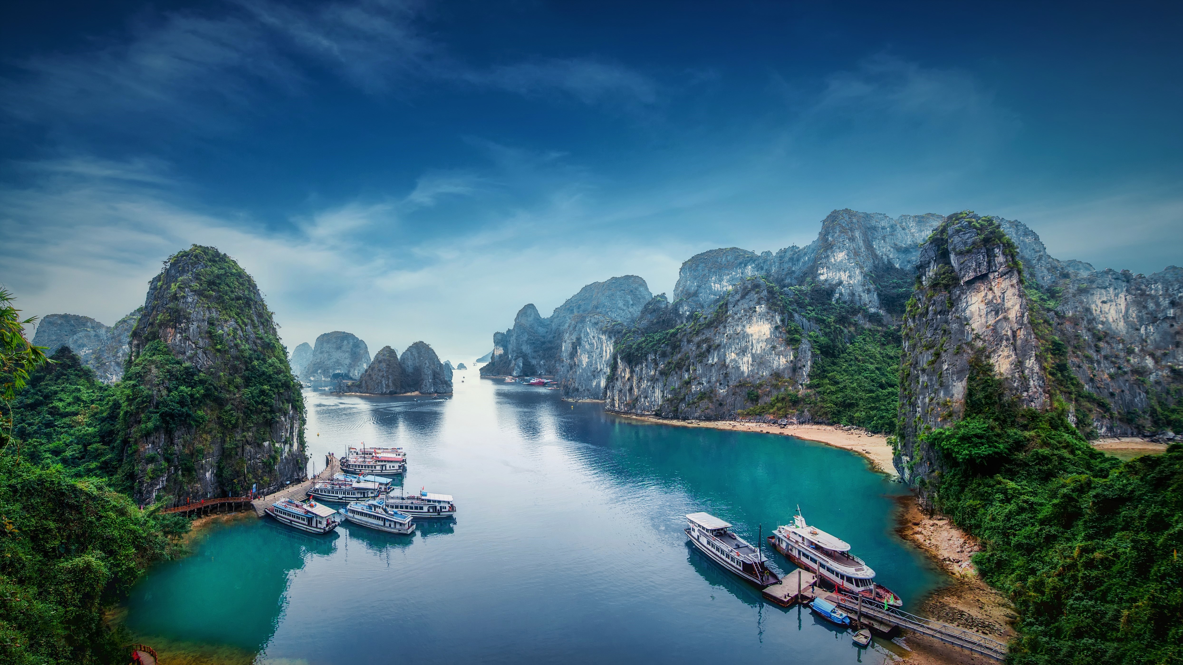 Vietnam Boat Rock Mountain 4978x2800