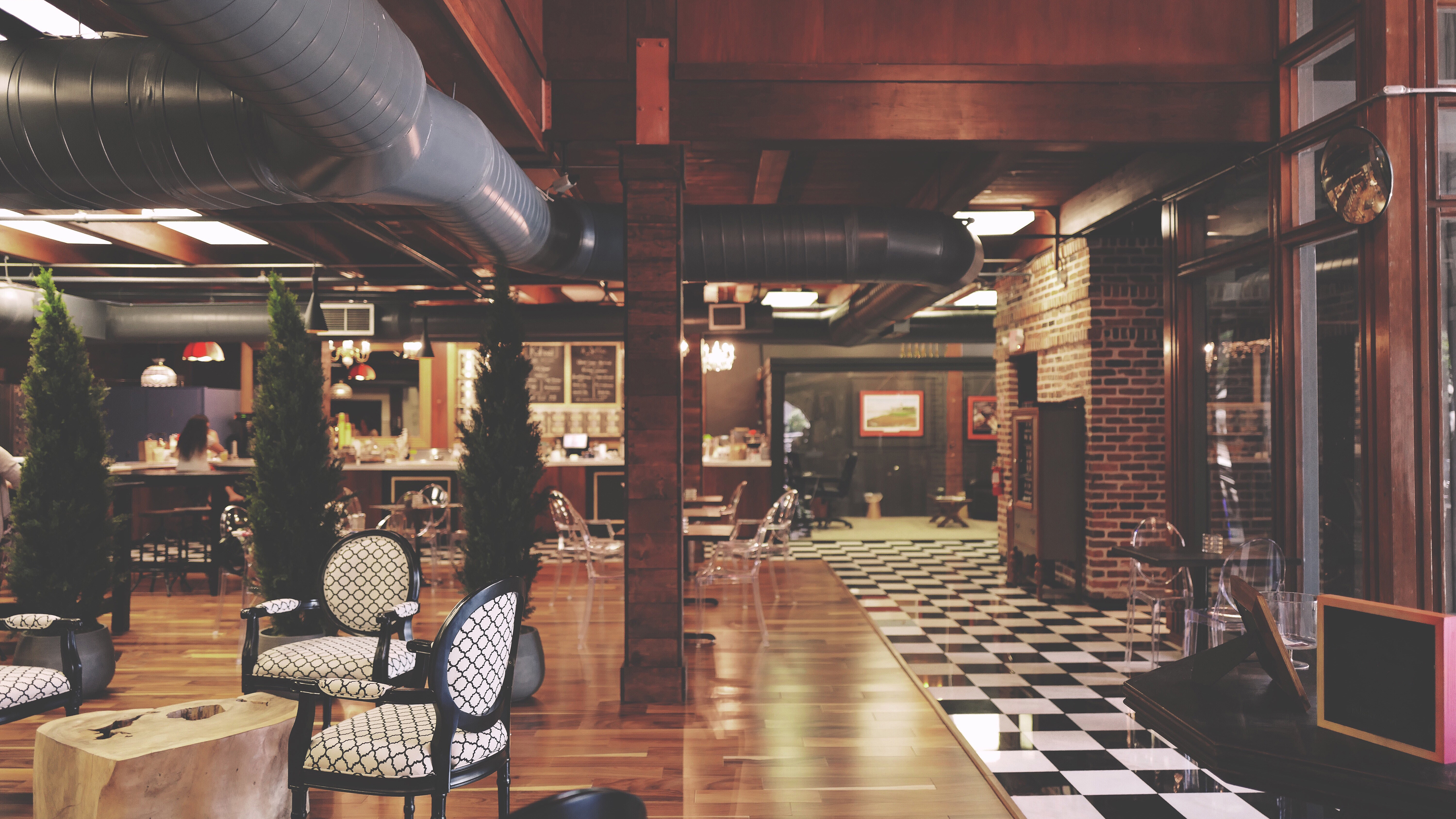 Restaurant Checkered Cypress Brick Drew Coffman 3840x2160