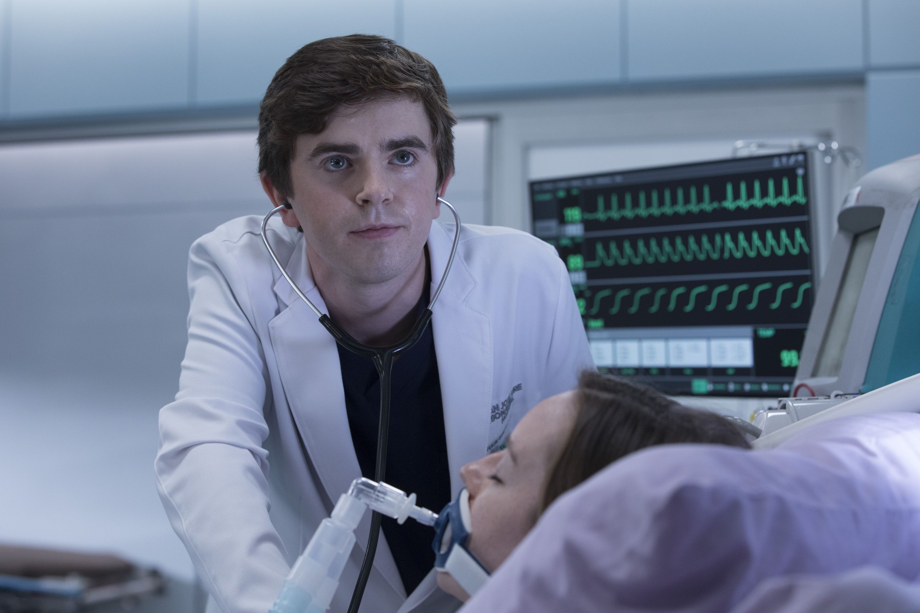 Freddie Highmore 3000x2000