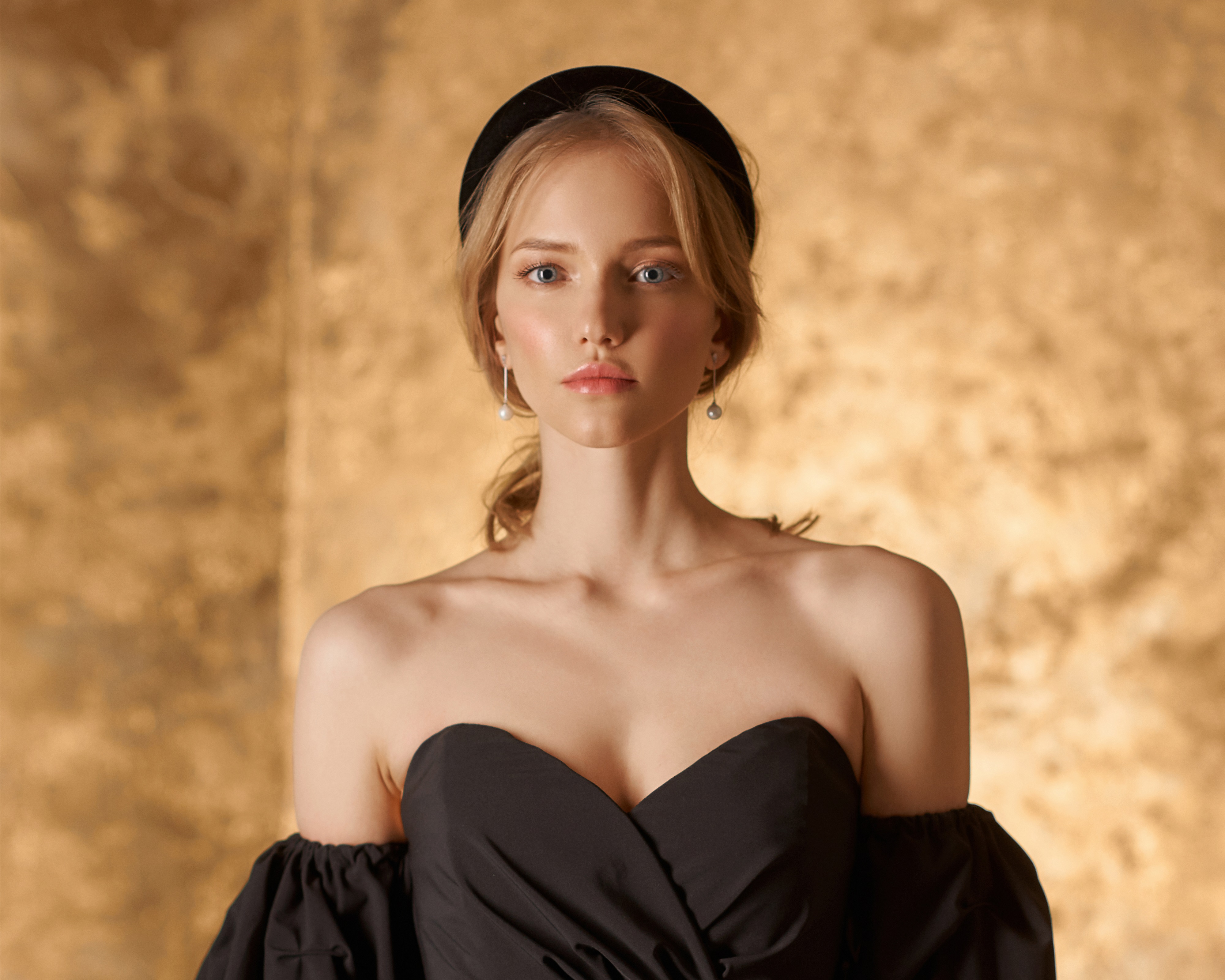 Women Blue Eyes Makeup Blonde Looking At Viewer Model Fashion Black Clothing Portrait Standing 4000x3200