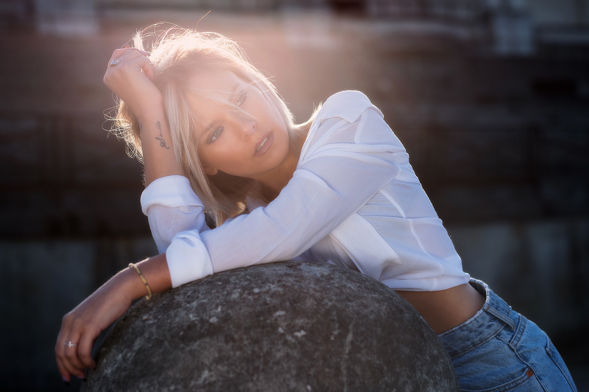 Alex Siracusano Model Women Blonde Blue Eyes Parted Lips Shirt White Shirt Jeans Hips Tattoo Rocks S 2048x1365