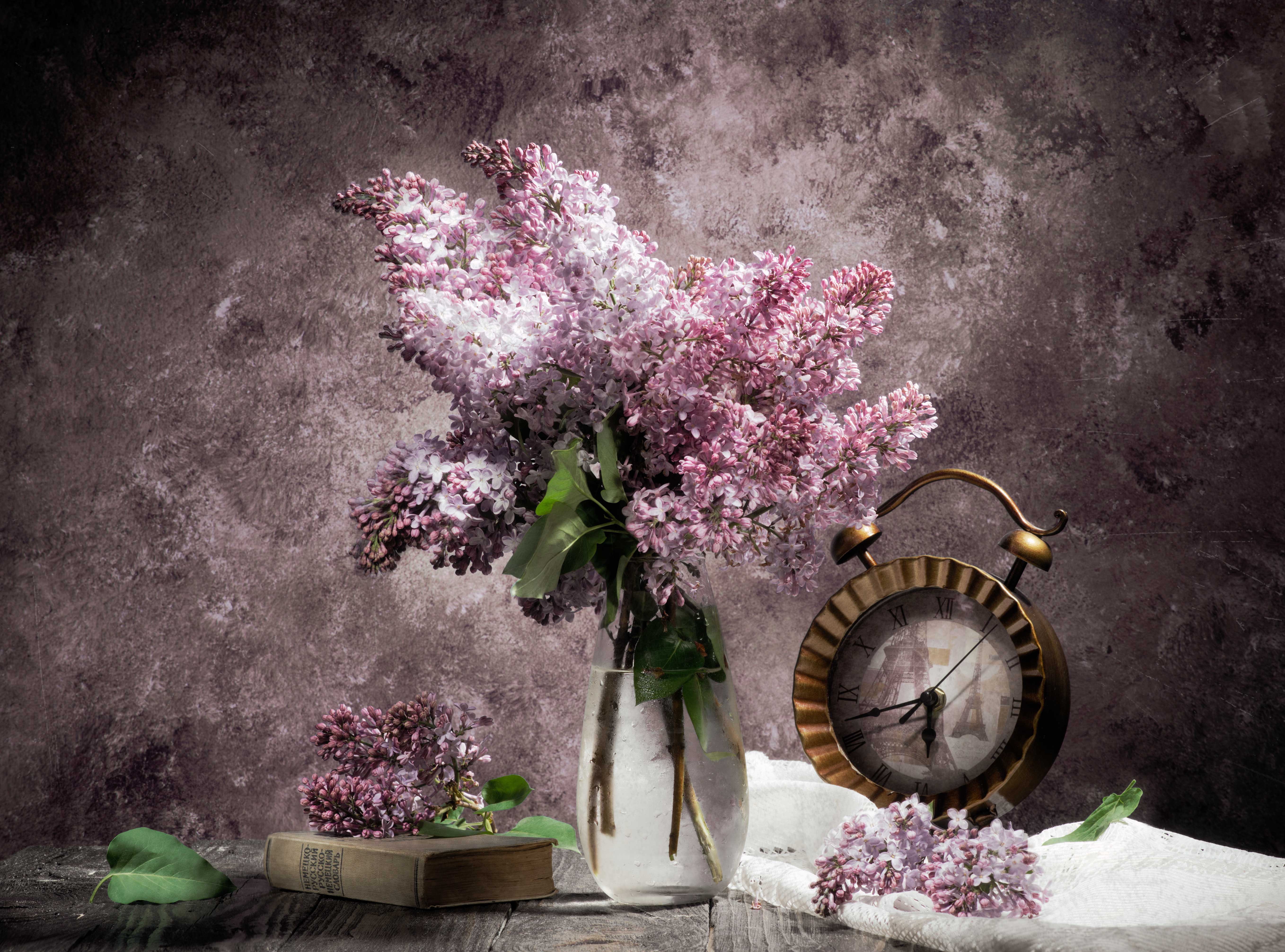 Book Bouquet Clock Lilac 5432x4024
