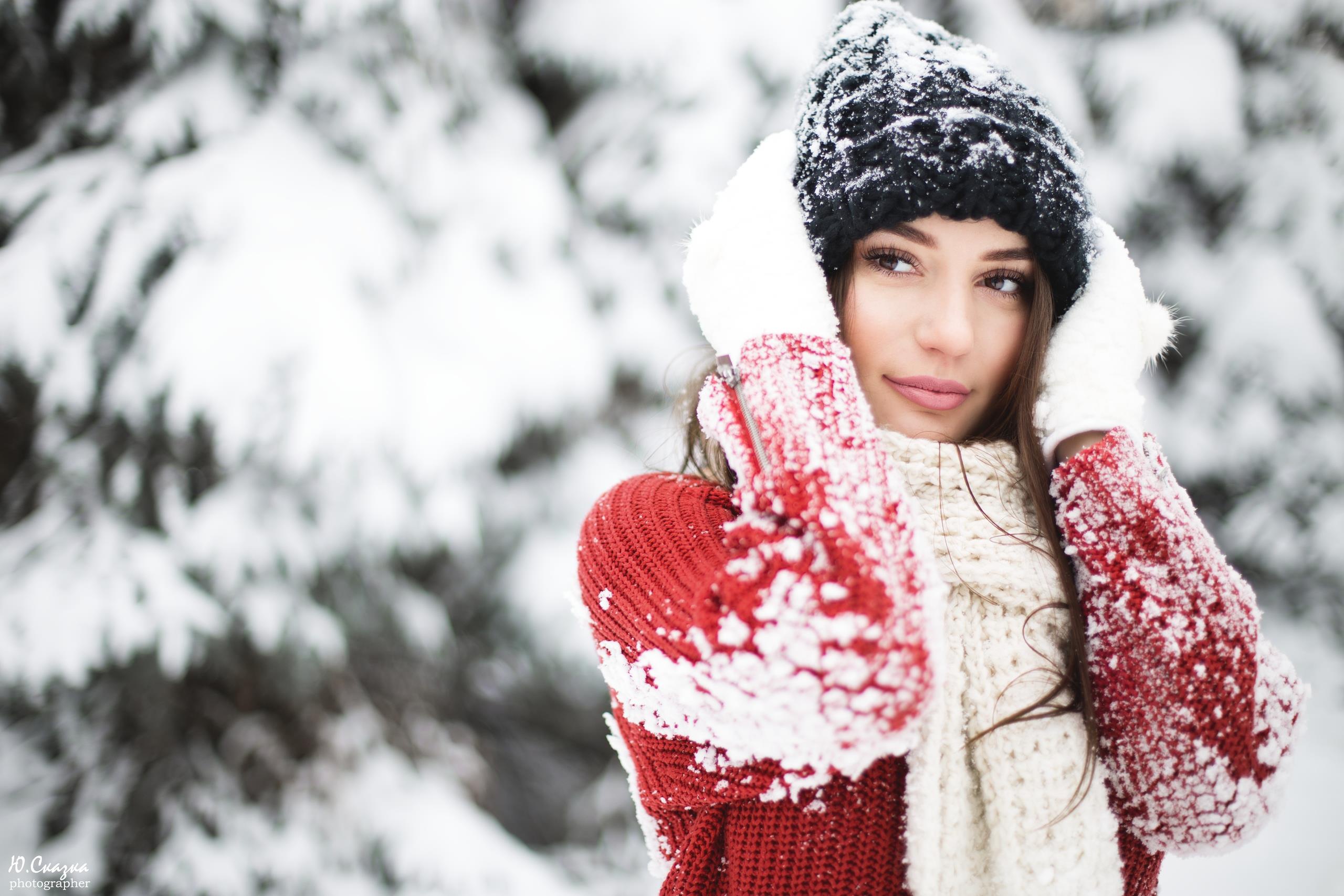 Woman Girl Winter Hat Scarf Brown Eyes Snow Depth Of Field 2560x1707