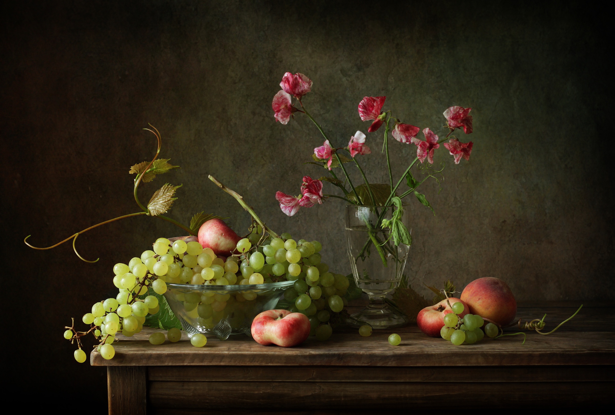 Grapes Peach Fruit Vase Flower 2400x1618