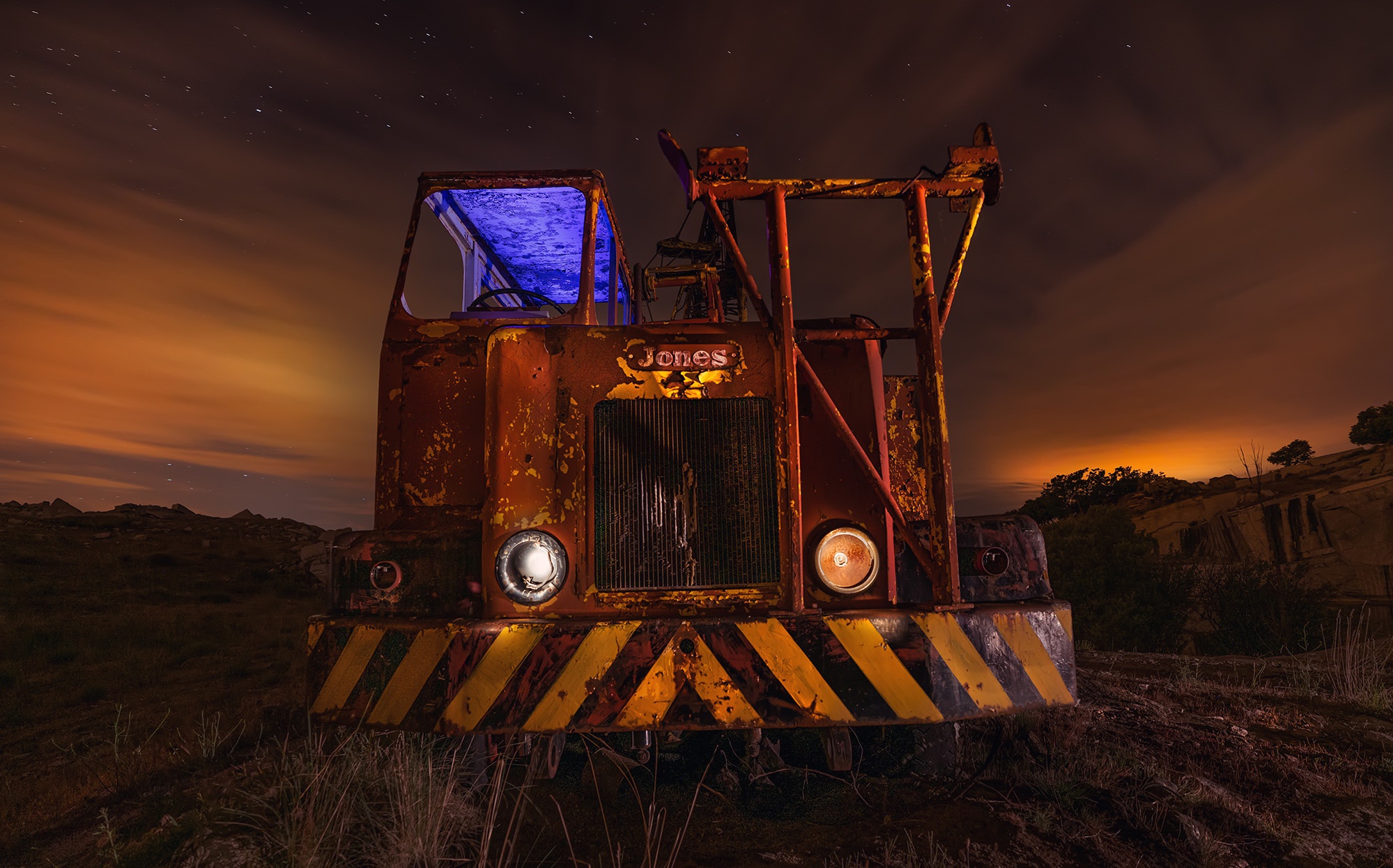 Abandoned Rust 1999x1246