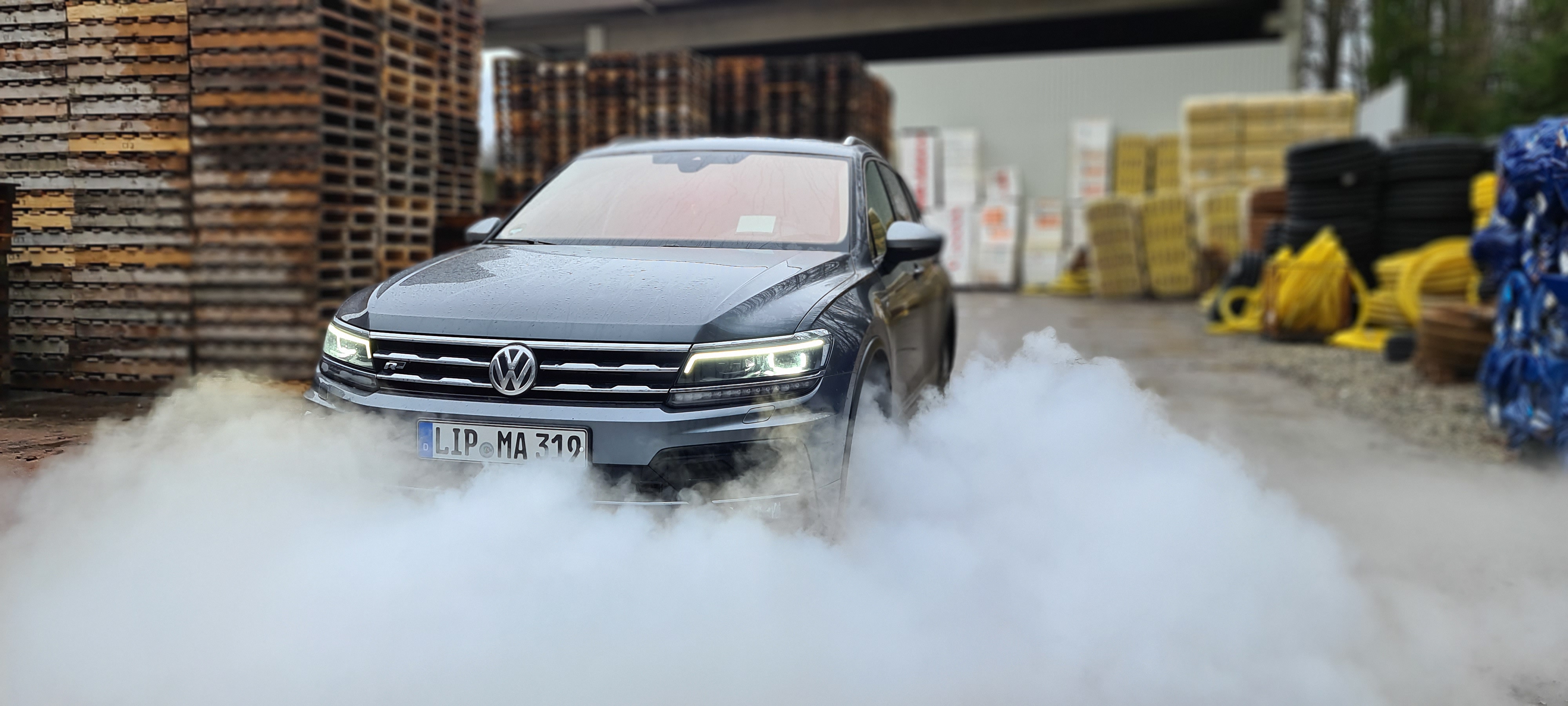 Volkswagen Tiguan Smoke Smoke Background Car 4000x1800