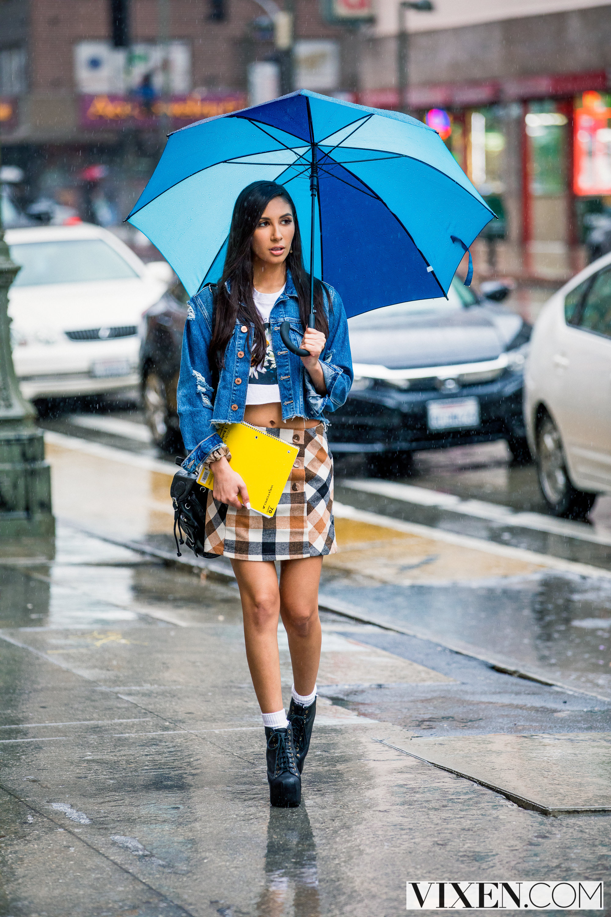 Women Brunette Dark Hair Latinas Long Hair Umbrella Rain Jean Jacket Urban City Walking 2000x3000