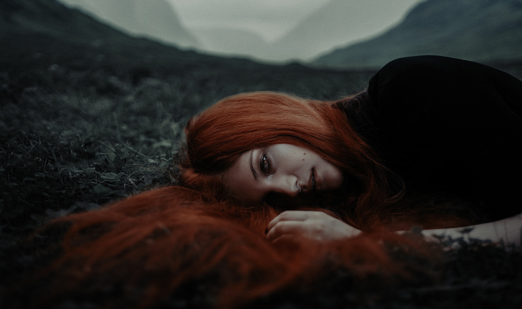 Woman Girl Lying Down Red Hair 2000x1185