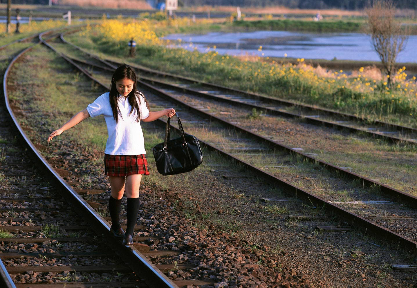 Women Actress Singer Women Outdoors Japanese Women Asian Railway Long Hair 1437x993
