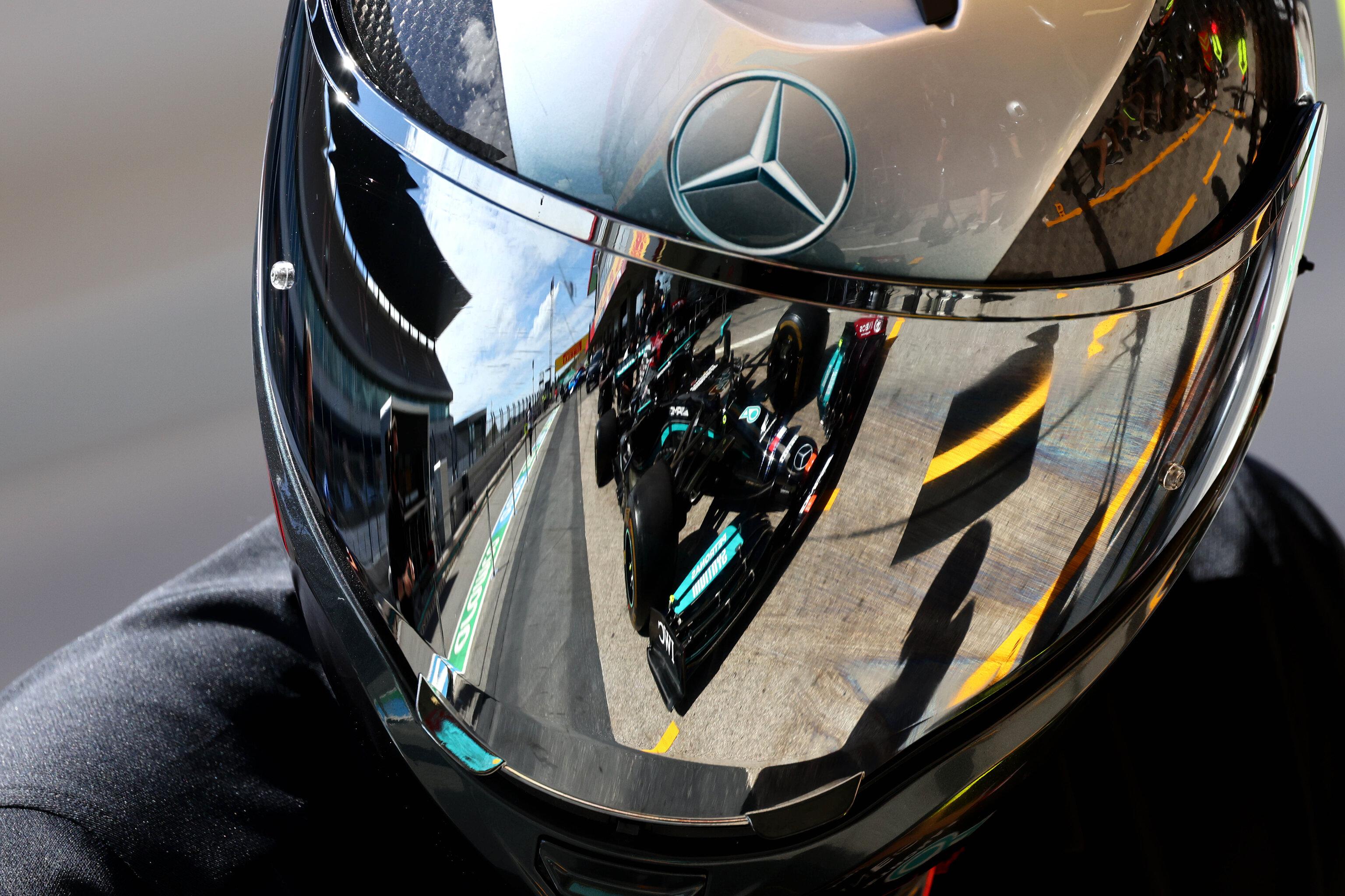 Formula 1 Car Mercedes Benz Pit Crew Helmet Mirror Reflection Mercedes F1 3072x2048