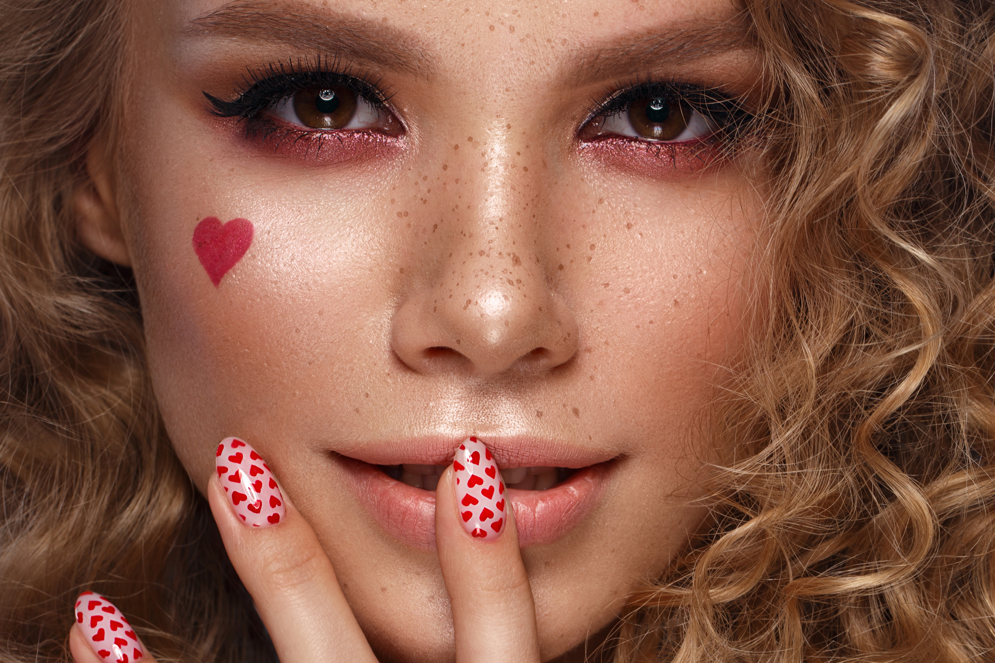 Women Face Closeup Tattoo Makeup Curls Hearts Model Looking At Viewer Portrait Lips Eyes Freckles Na 3269x2179