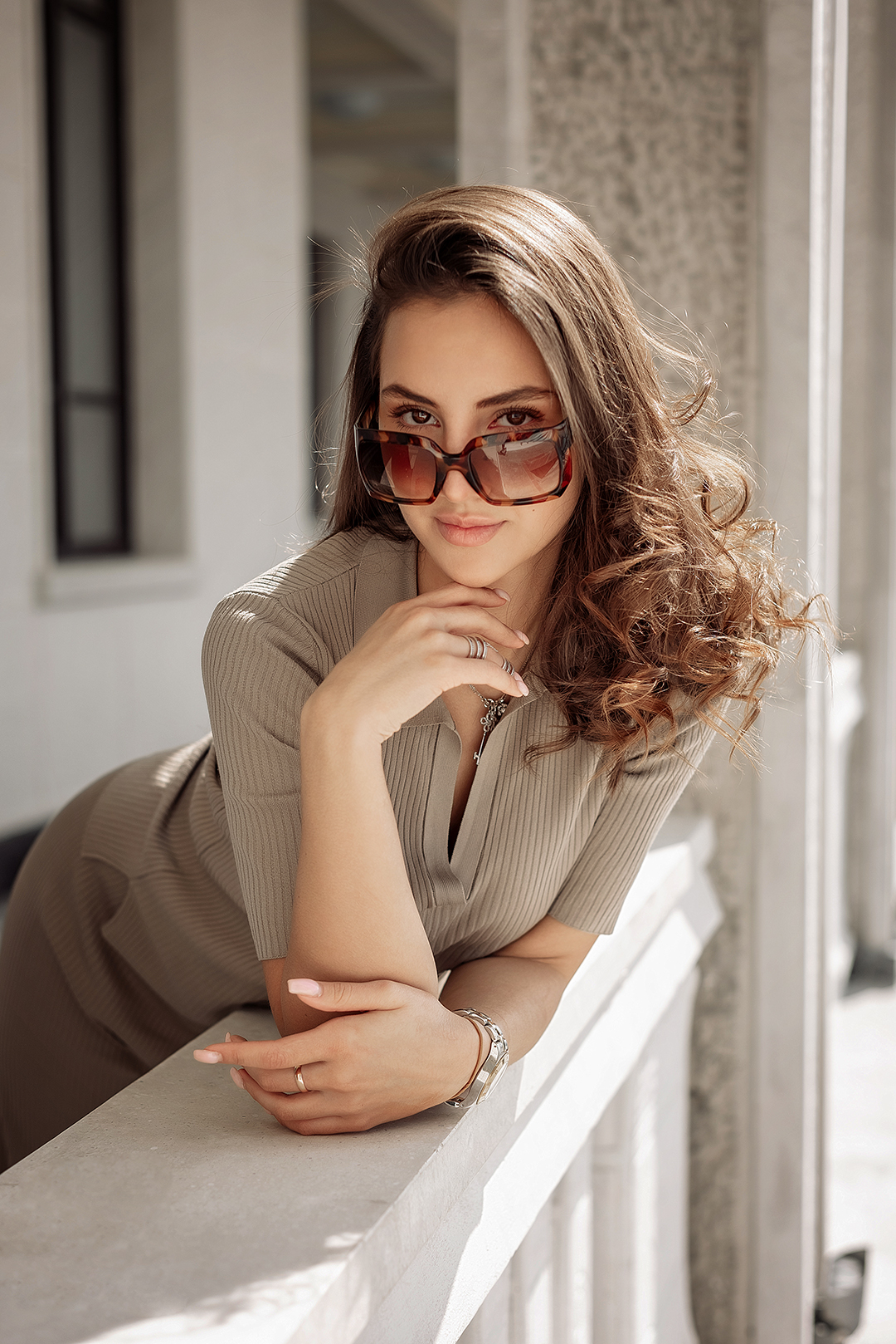 Anastasia Rusyaeva Women Brunette Wavy Hair Sunglasses Brown Clothing Jewelry Long Nails Balcony Mod 1080x1618