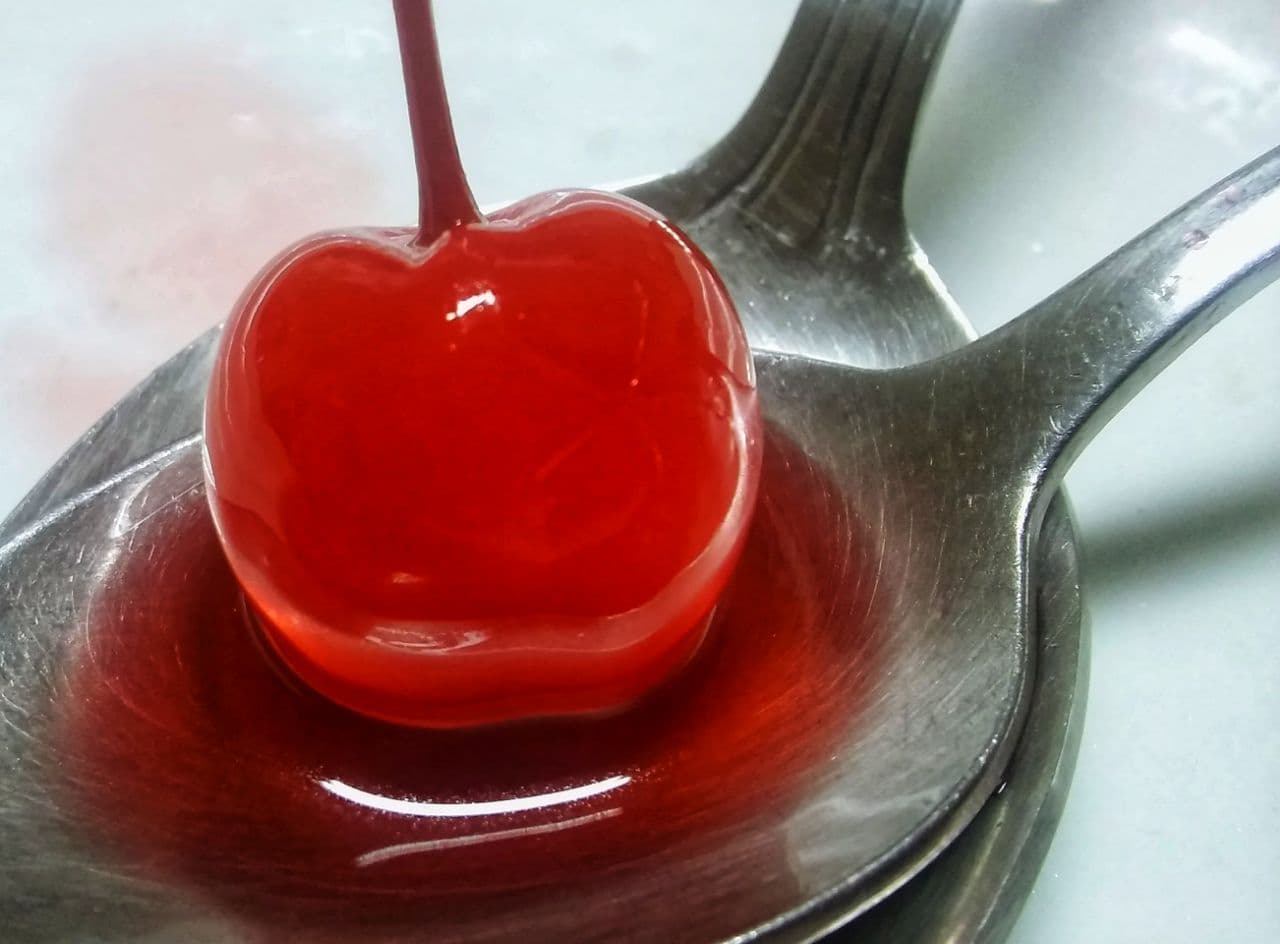 Red Cherries Spoon 1280x944