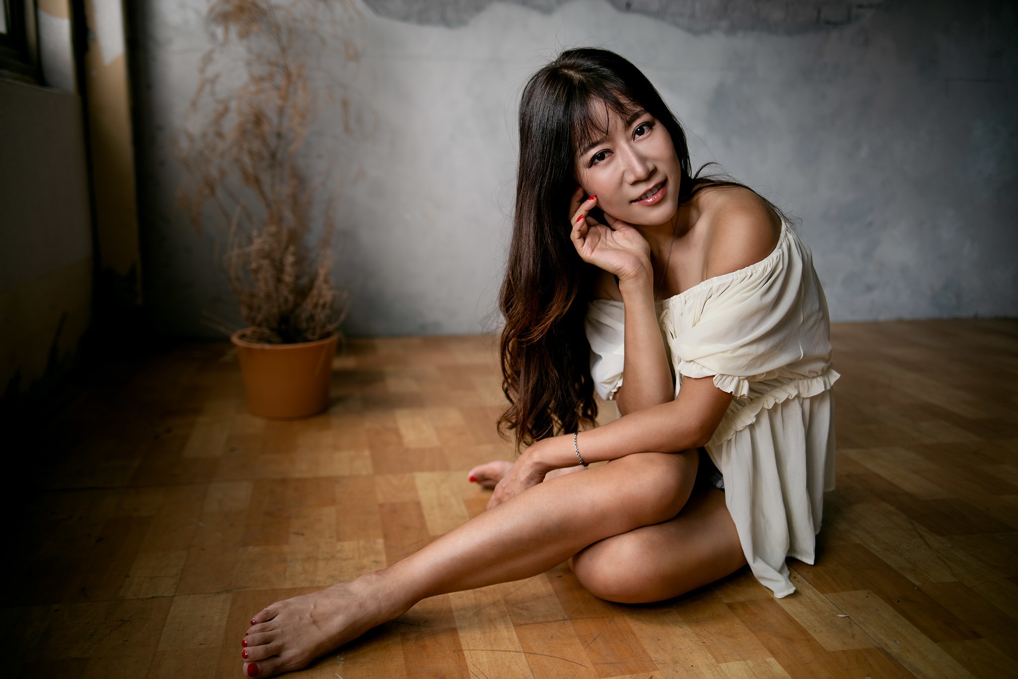 Asian Women Model Women Indoors Indoors Barefoot Long Hair Looking At Viewer Dark Hair Red Nails Pai 2048x1367