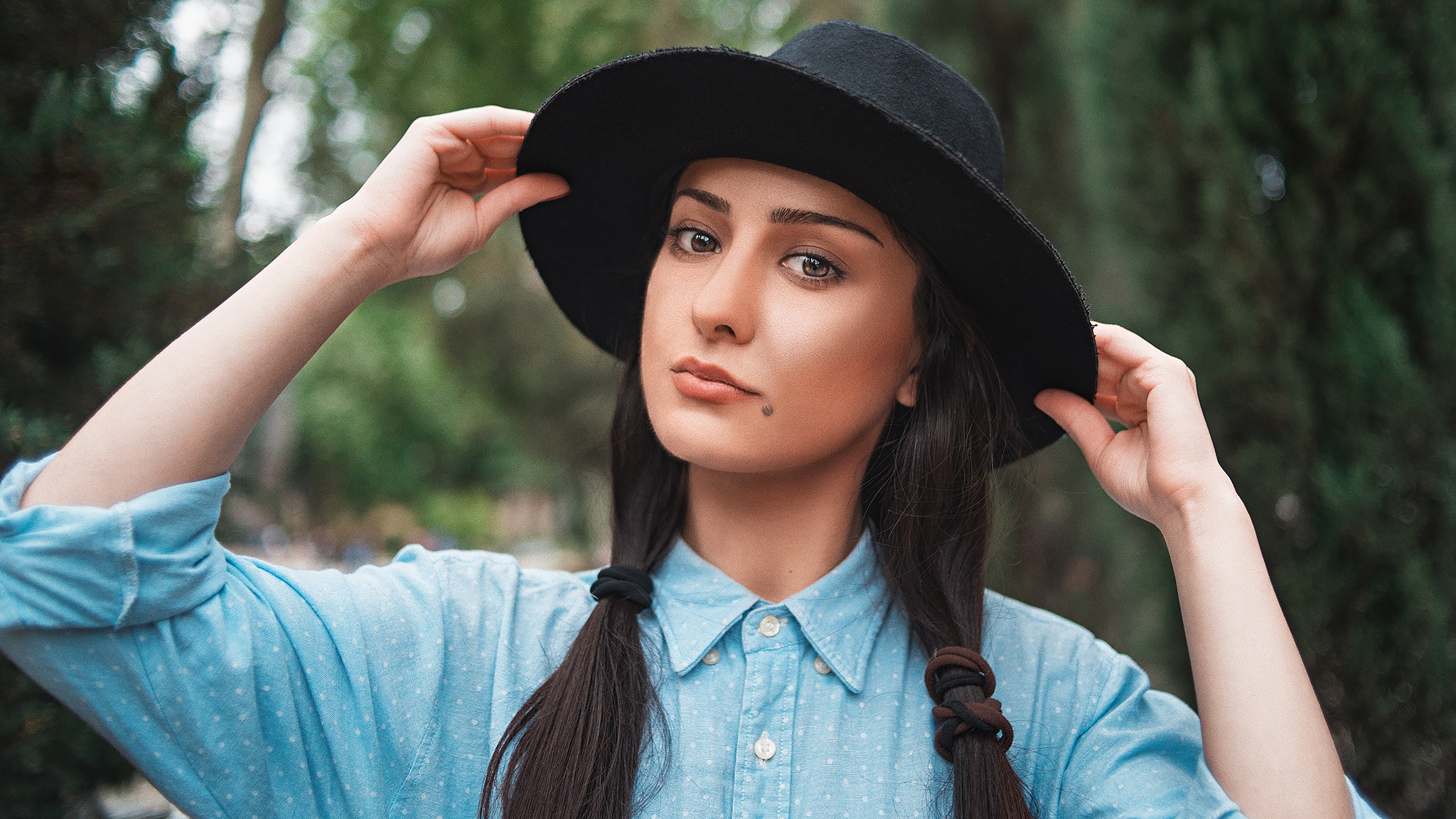 Black Hair Girl Hat Model Woman 2048x1152