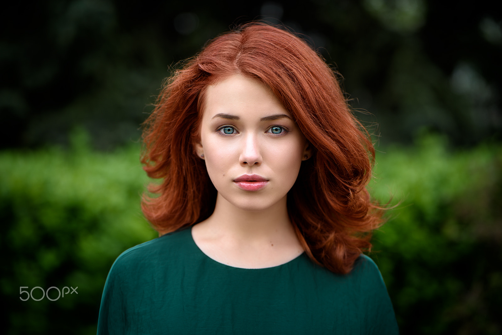 Ivan Ustinov Women Redhead Shoulder Length Hair Blue Eyes Green Clothing Depth Of Field Portrait 1600x1068
